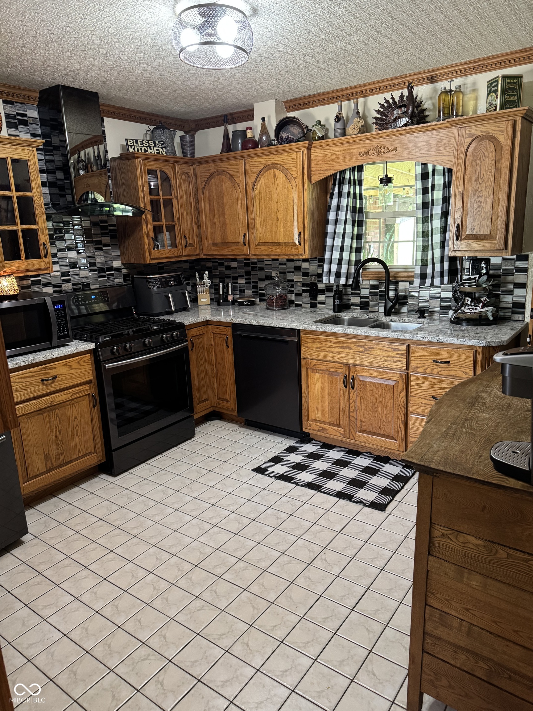 1405 E 8th Street, Anderson, IN, 46012 photo 5 of 22