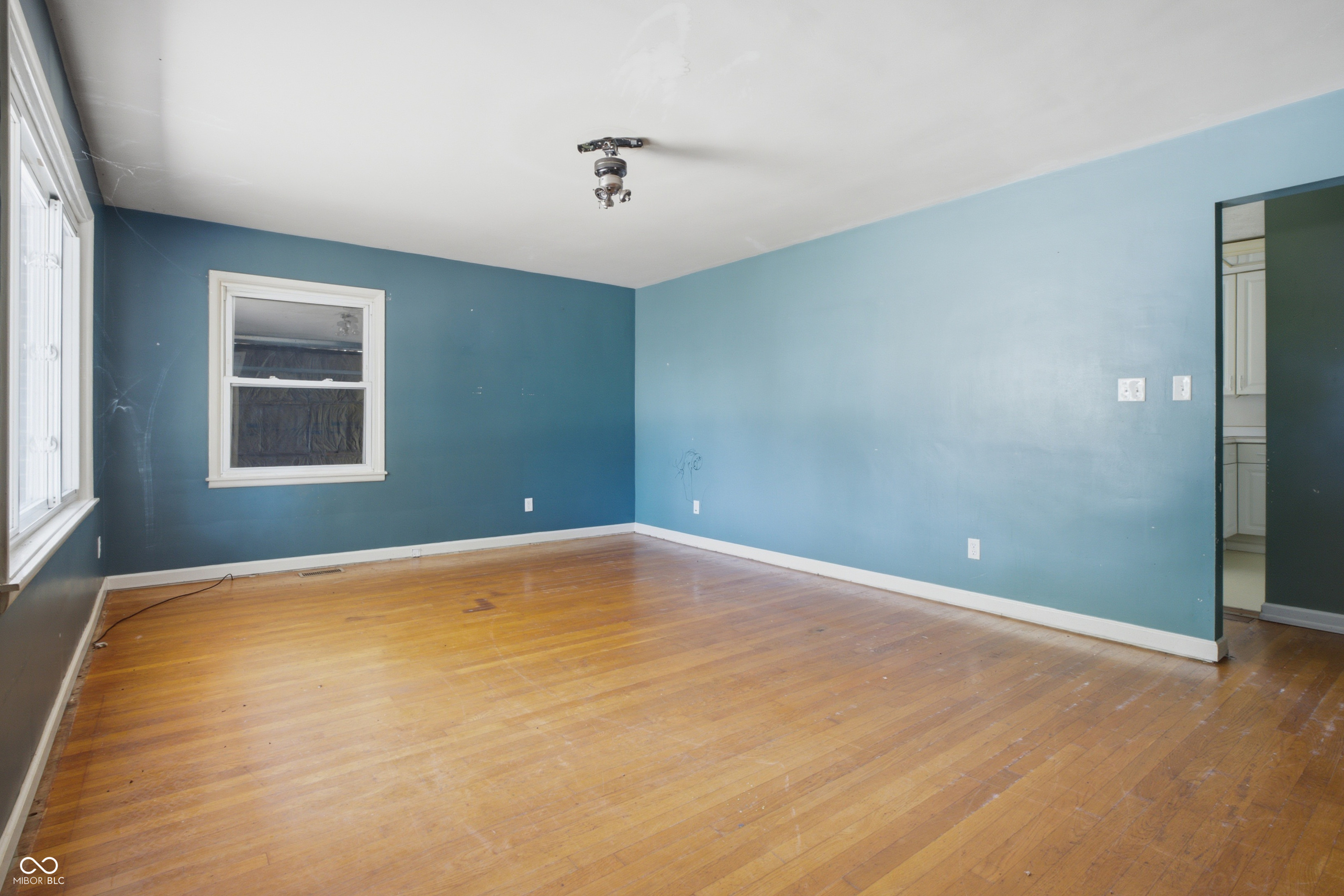 5628 Denois Street, Columbus, IN, 47201 photo 5 of 27