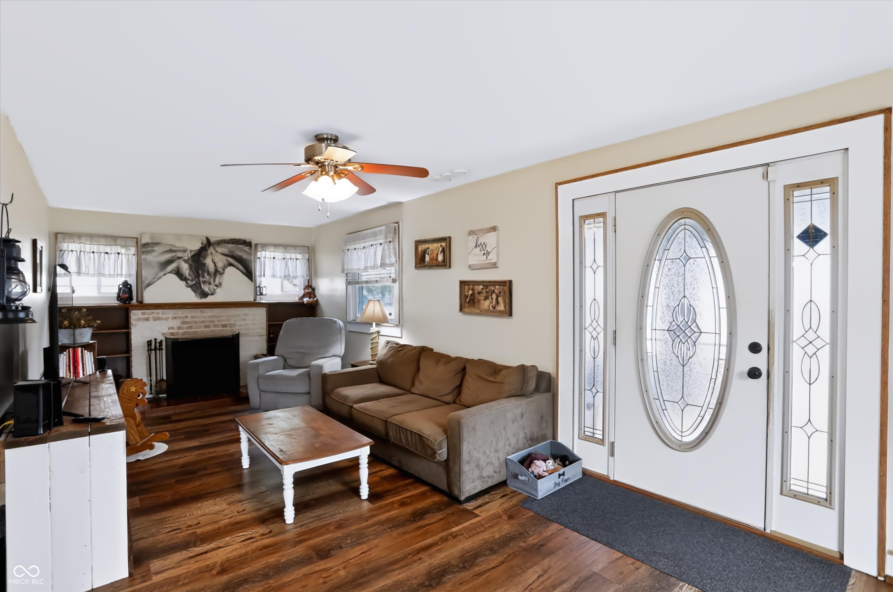 827 E Mills Avenue, Indianapolis, IN, 46227 photo 5 of 60