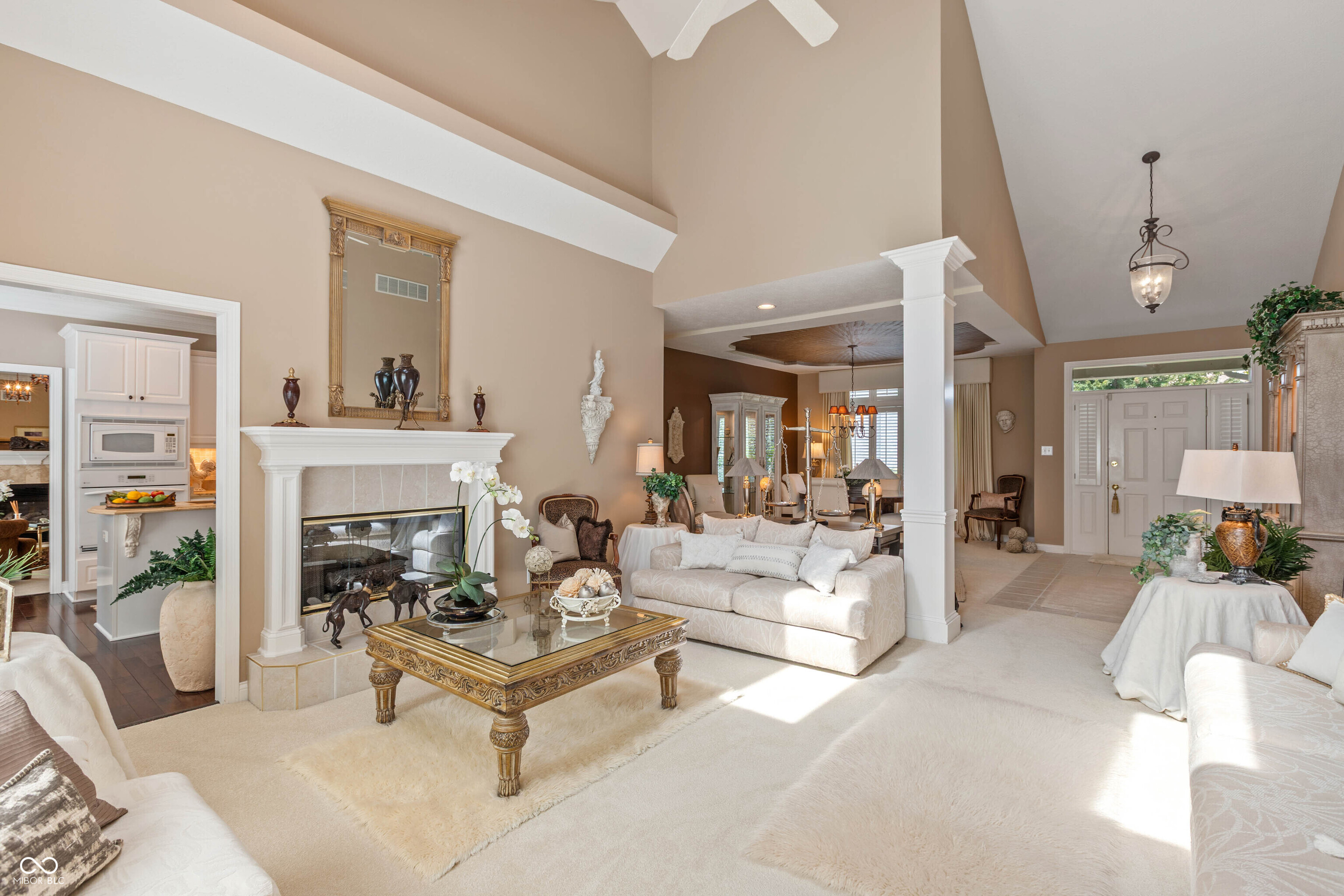 10224 Water Crest Drive, Fishers, IN, 46038 photo 5 of 40