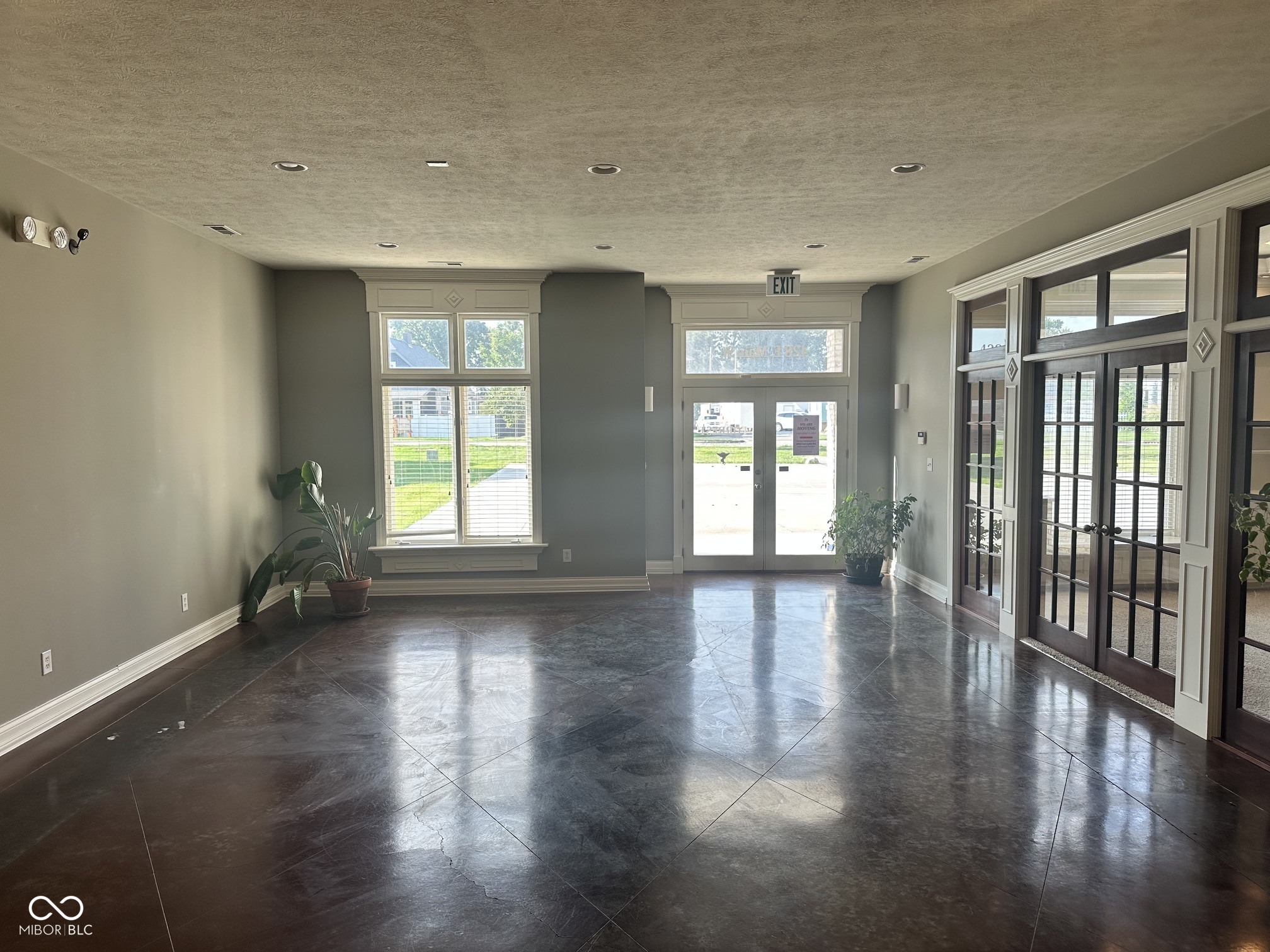 428 E Main Street, Brownsburg, IN, 46112 photo 5 of 38