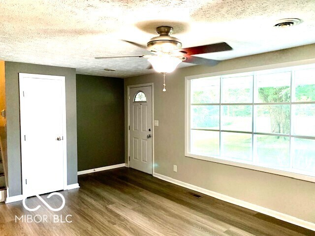 10701 S 400 W, Columbus, IN, 47201 photo 5 of 70