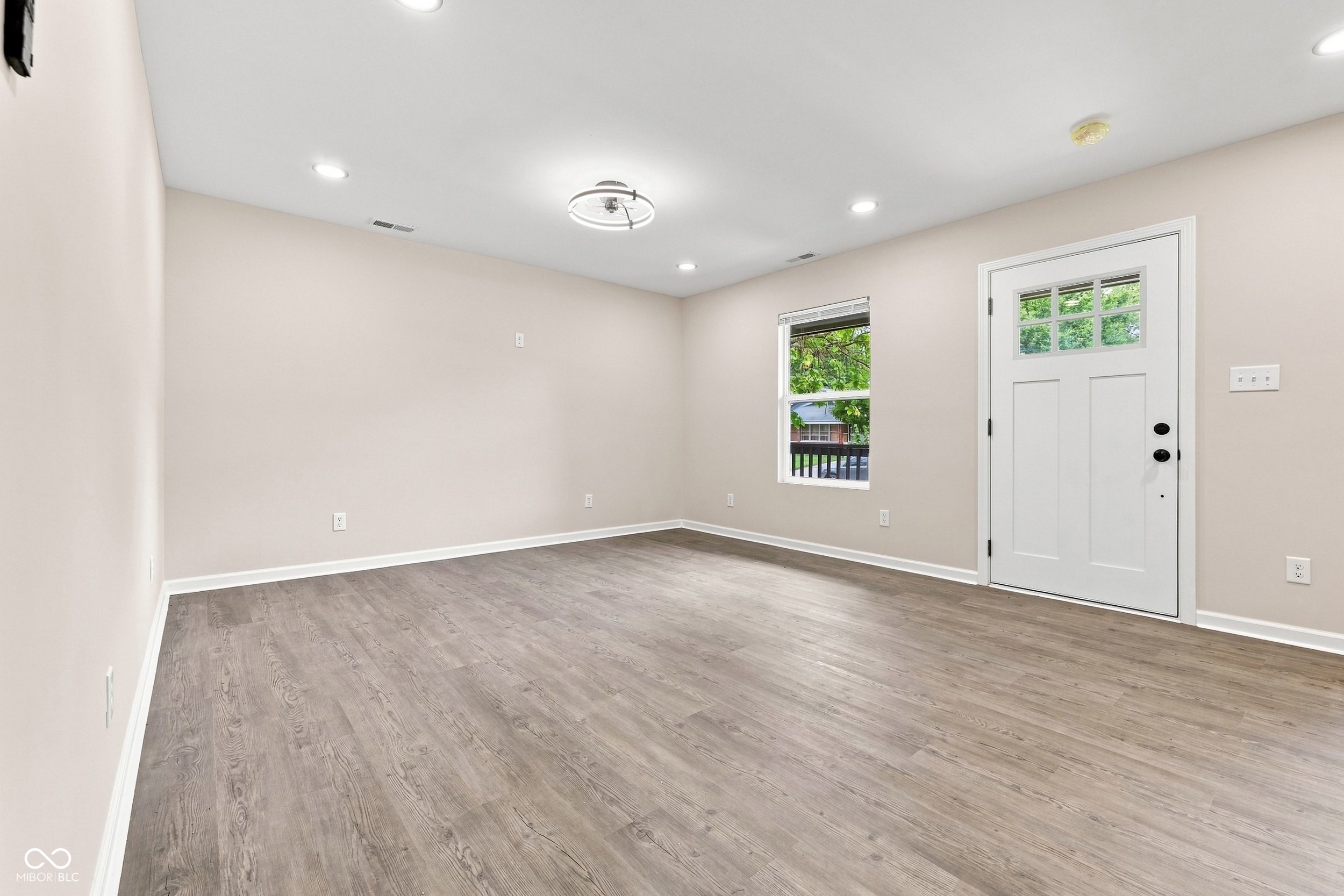 2860 N Chester Avenue, Indianapolis, IN, 46218 photo 5 of 30