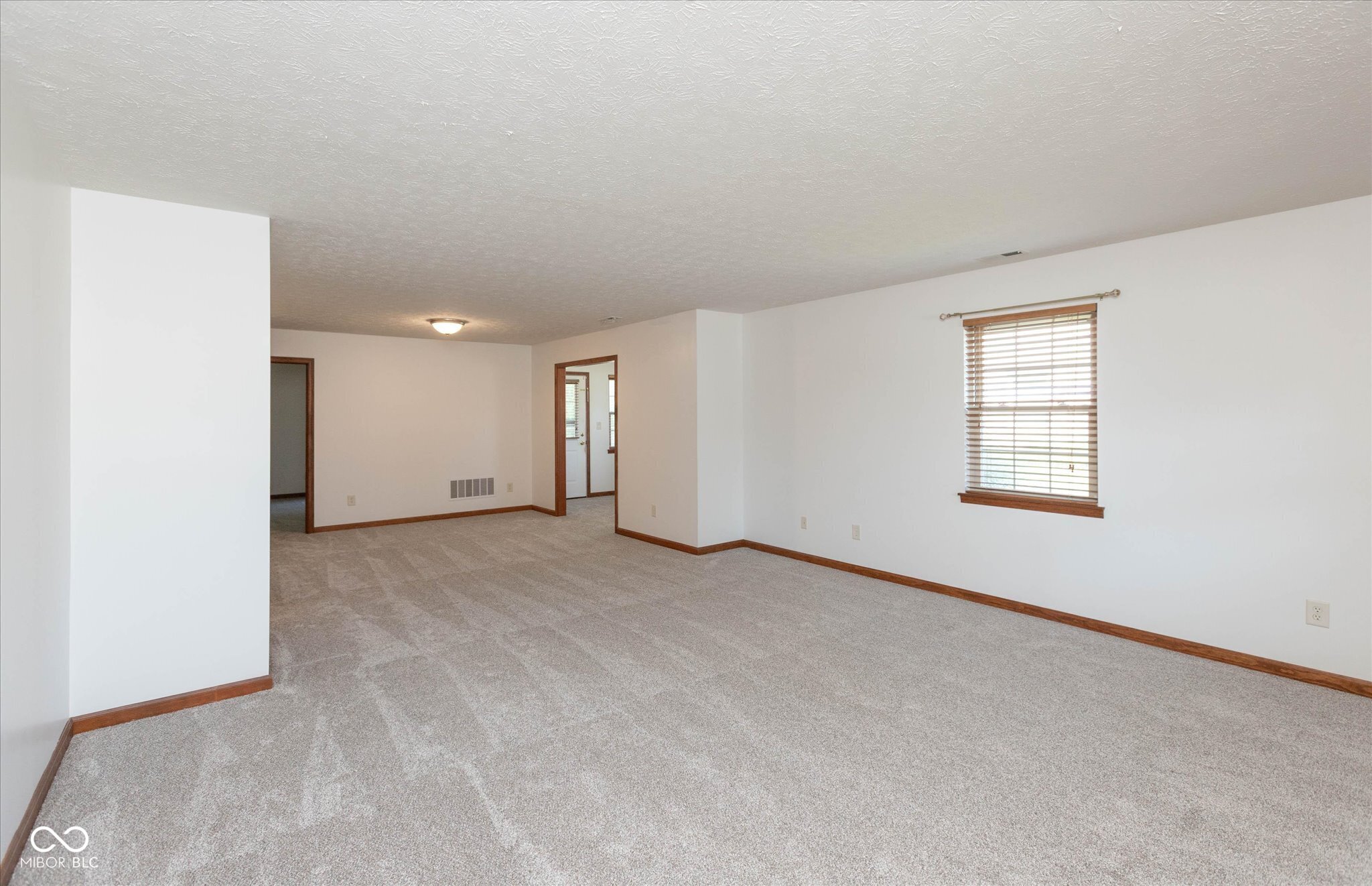 5612 Blairwood Drive, Indianapolis, IN, 46237 photo 5 of 26
