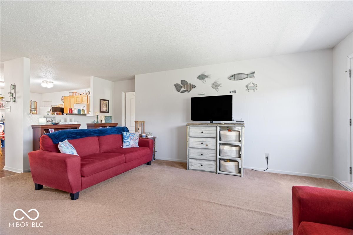 901 Runnymede Drive, Greenfield, IN, 46140 photo 5 of 30