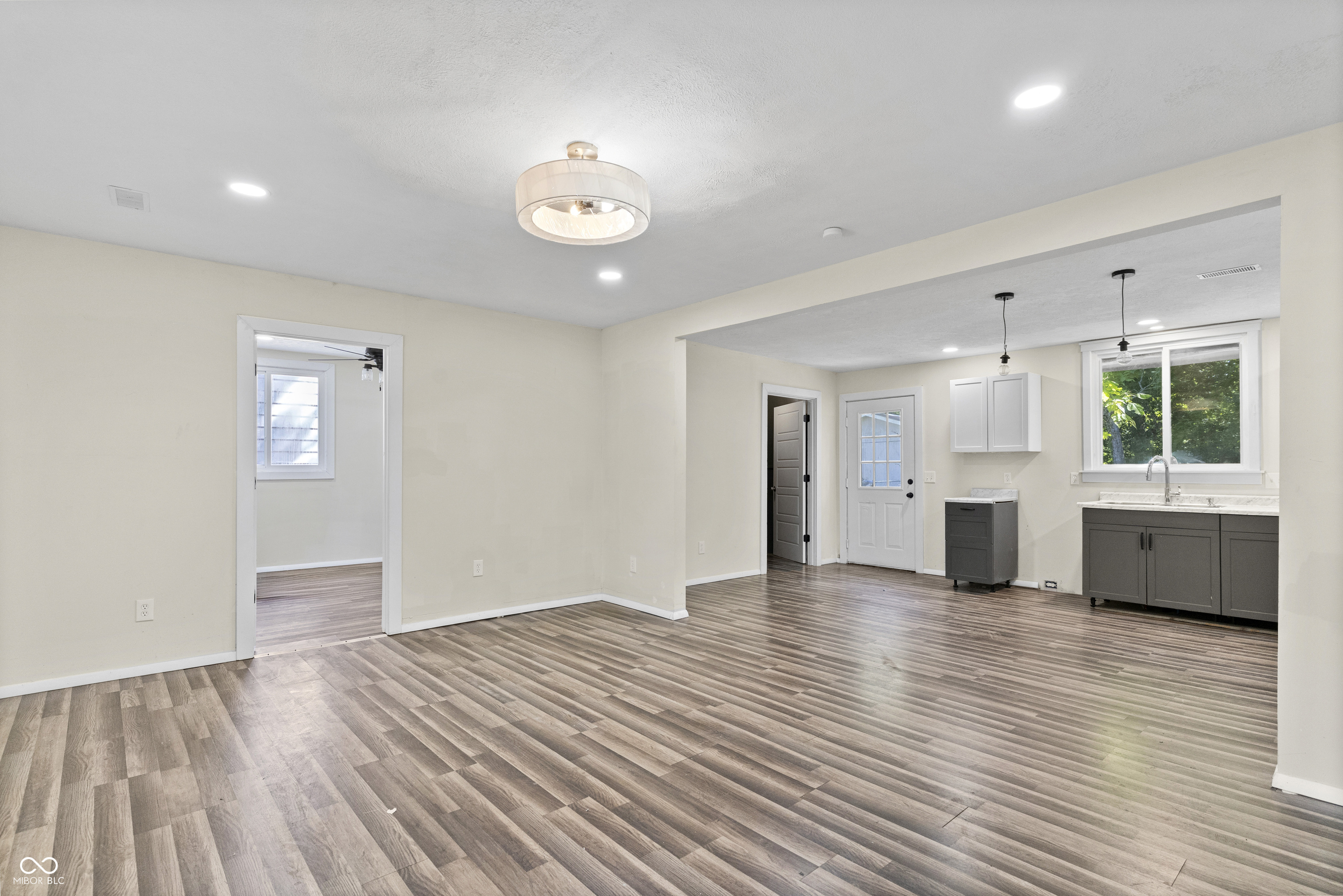 1235 N 3rd, Austin, IN, 47102 photo 5 of 20