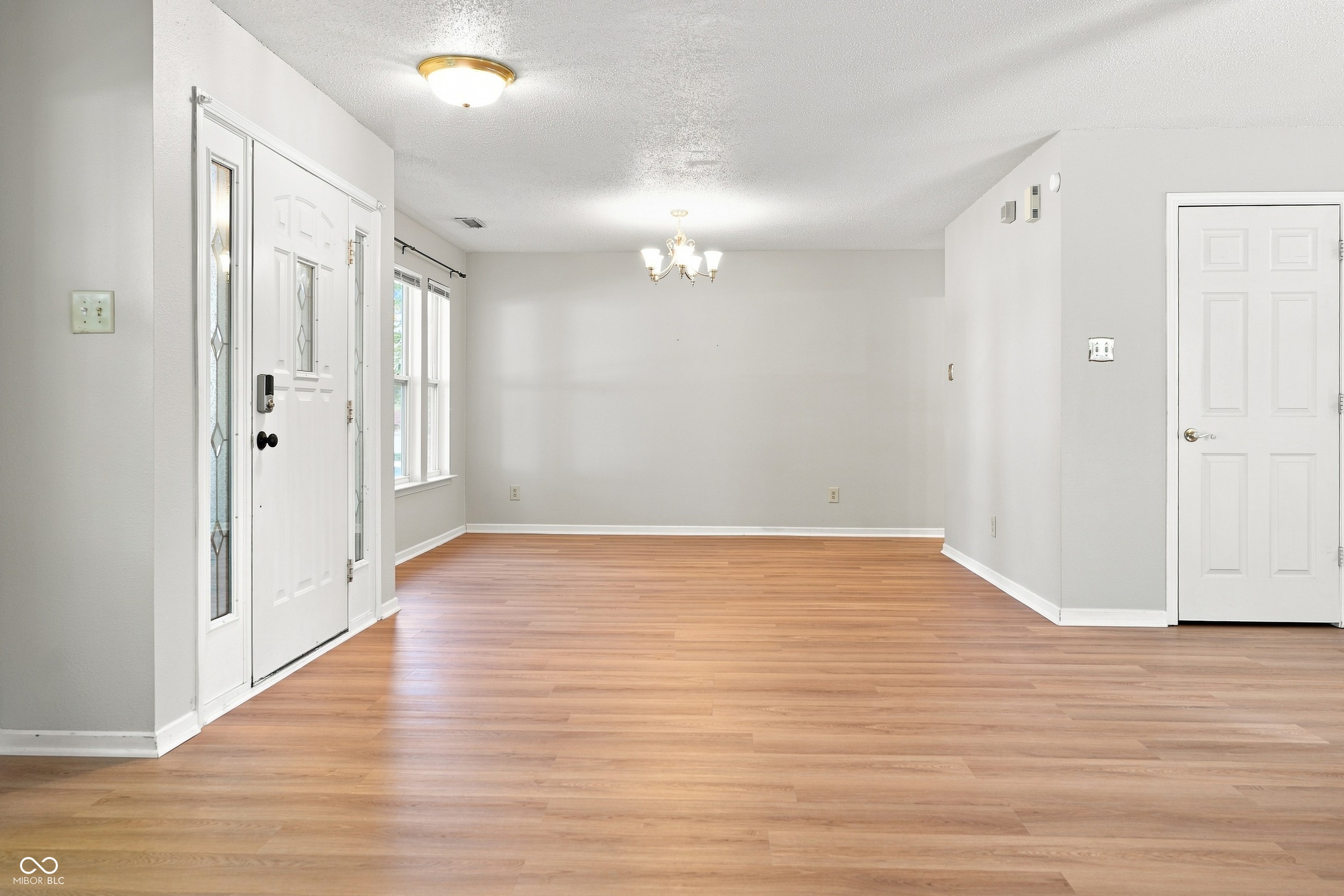 10403 Bicknell Circle, Fishers, IN, 46038 photo 5 of 41
