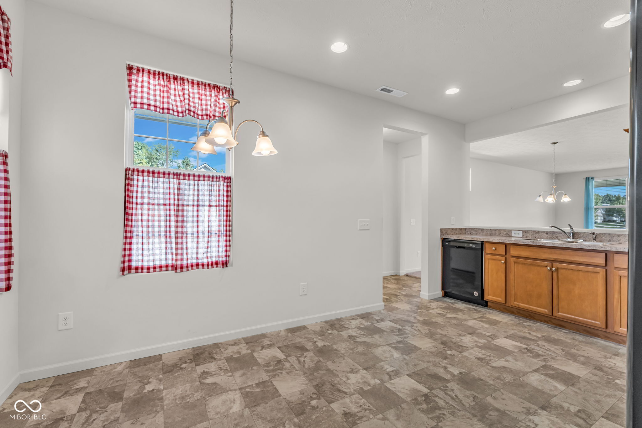 4727 Lilac Drive, Plainfield, IN, 46168 photo 5 of 39
