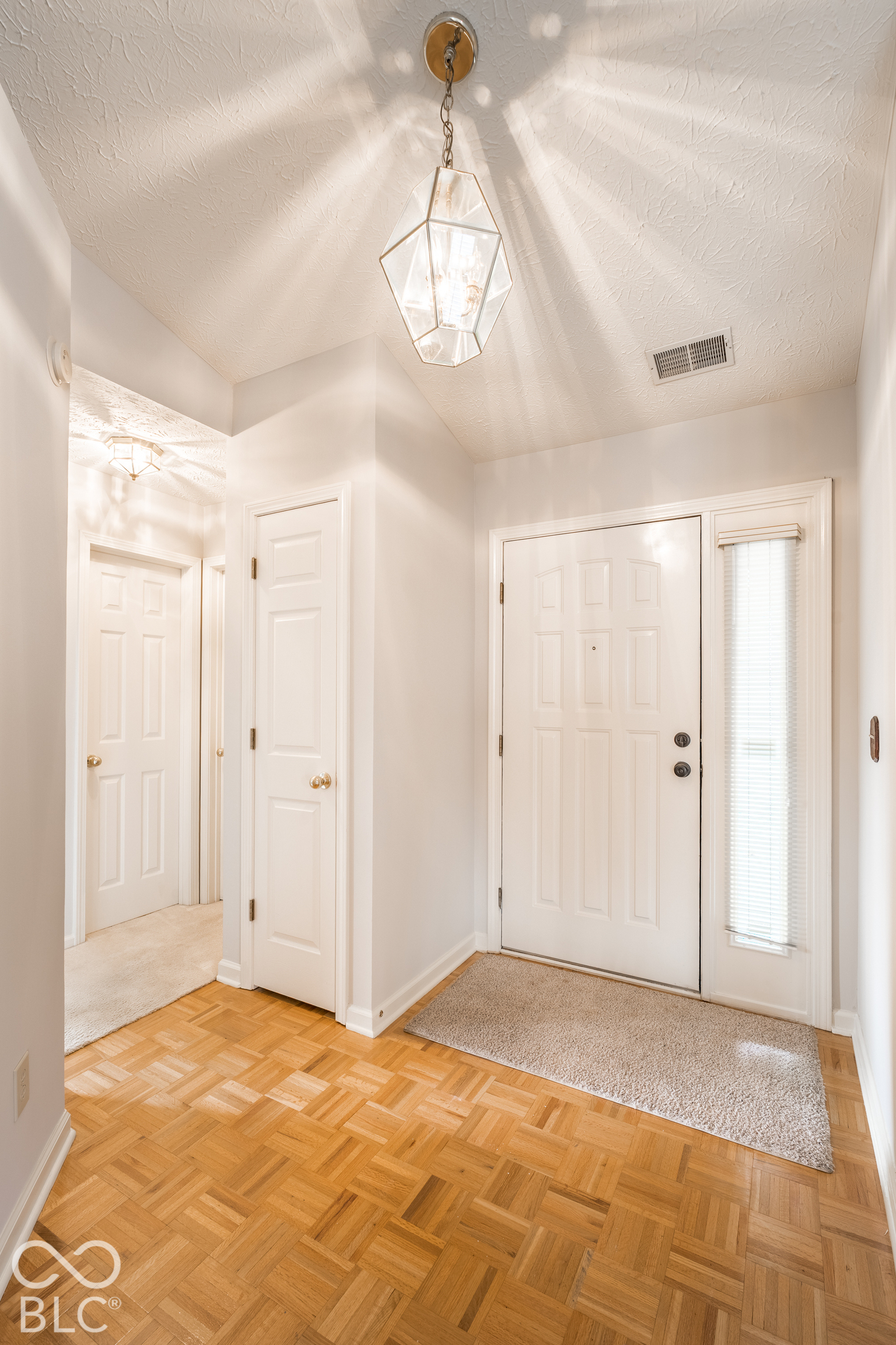 5817 Common Circle, Indianapolis, IN, 46220 photo 5 of 38
