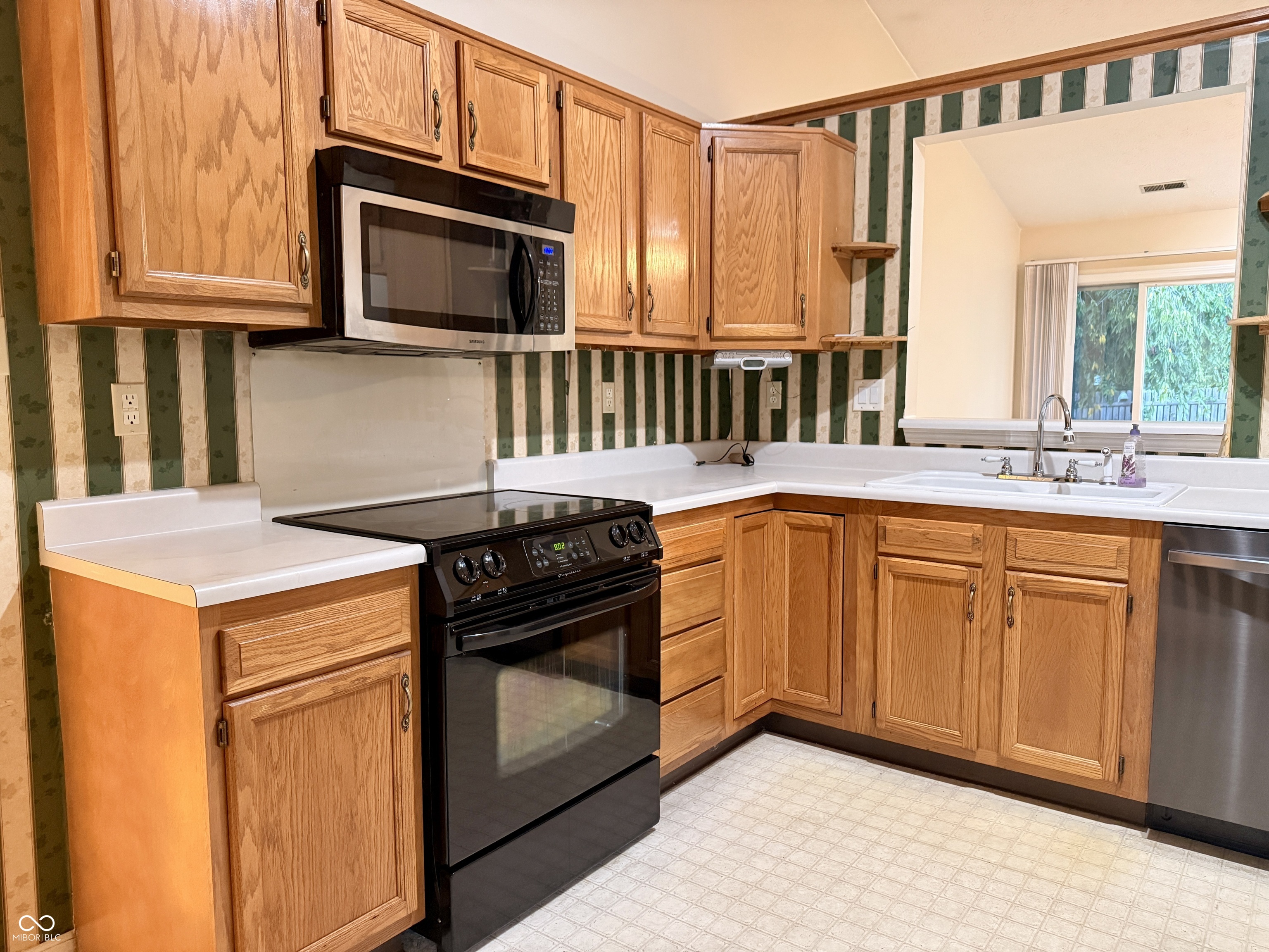 1604 Cherrywood Court, Westfield, IN, 46074 photo 5 of 22