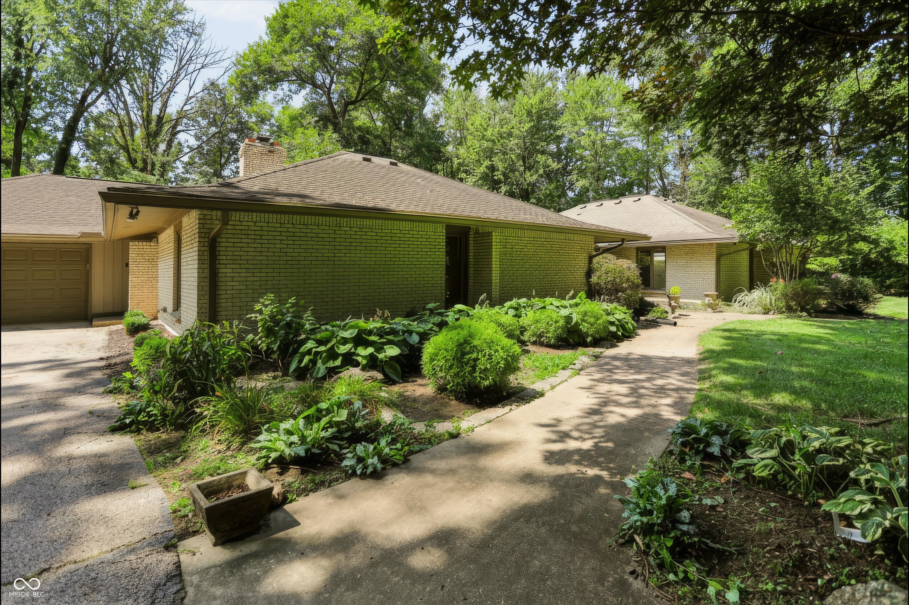 8392 N Illinois Street, Indianapolis, IN, 46260 photo 5 of 62