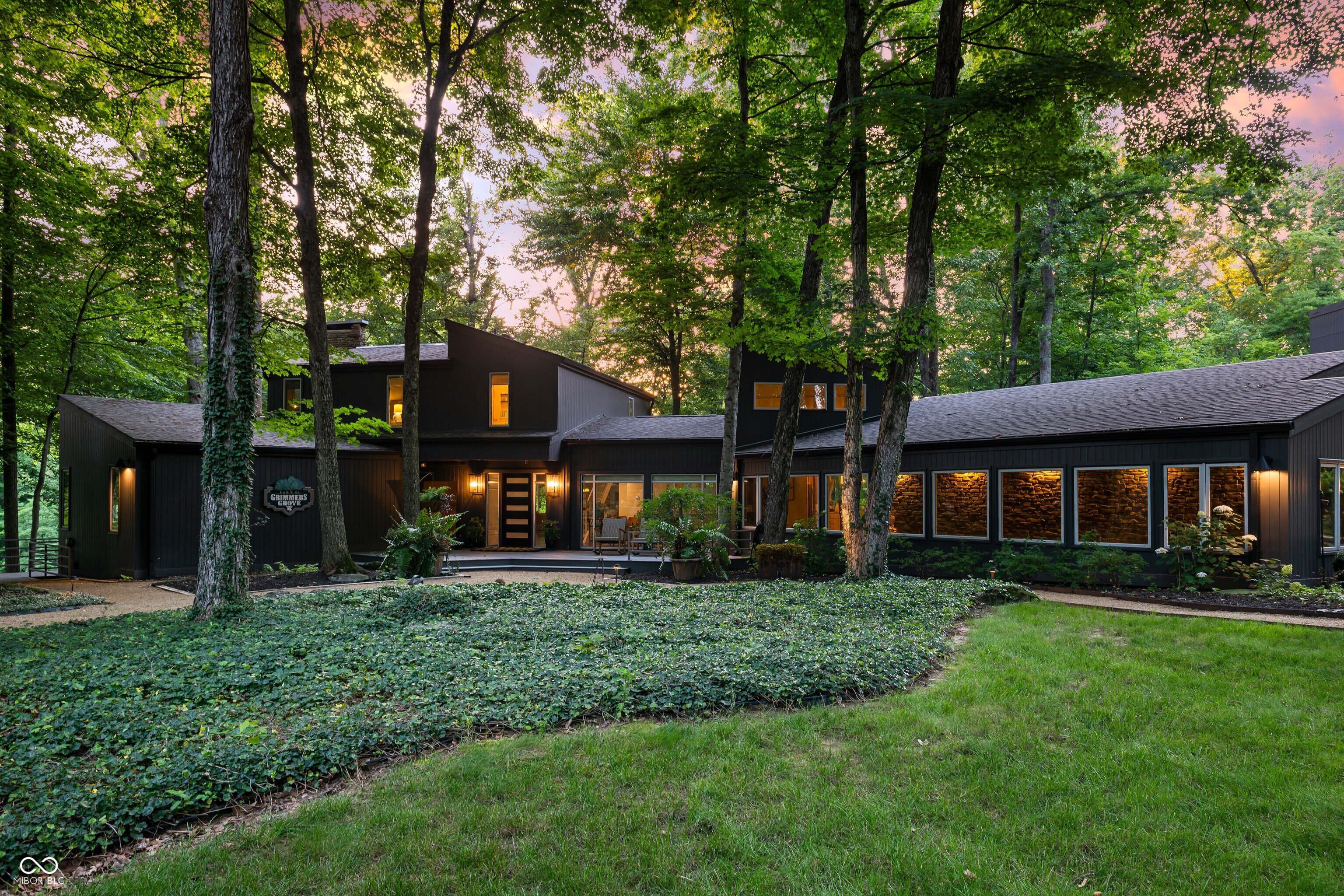 7502 S Susan Lane, Trafalgar, IN, 46181 photo 5 of 108
