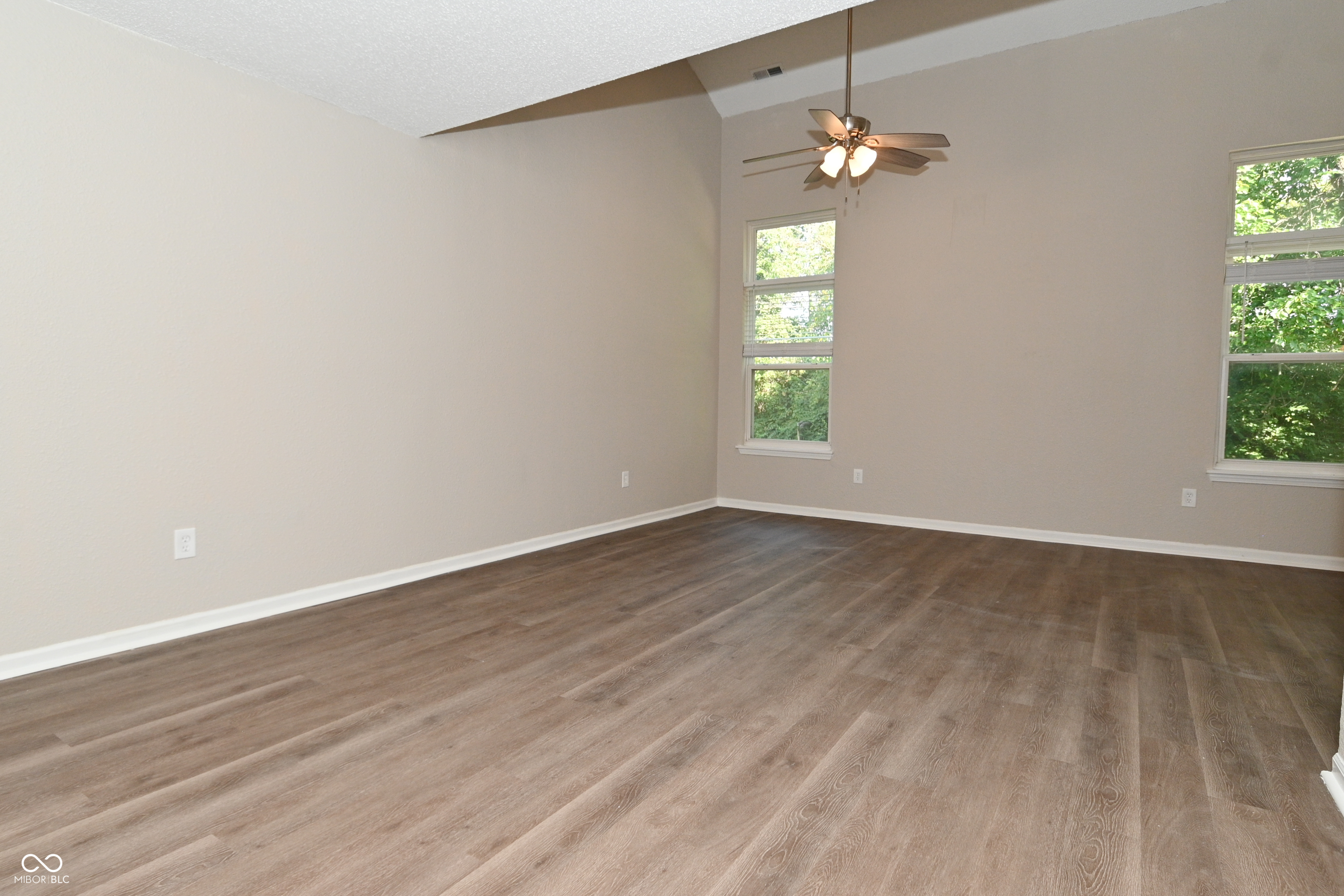 4422 Autumn Crest Court, Indianapolis, IN, 46268 photo 5 of 33