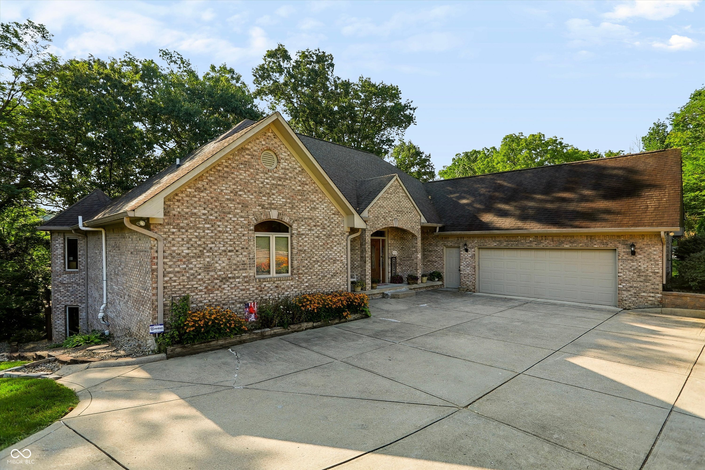7511 S Poplar Point Drive, Trafalgar, IN, 46181 photo 5 of 120