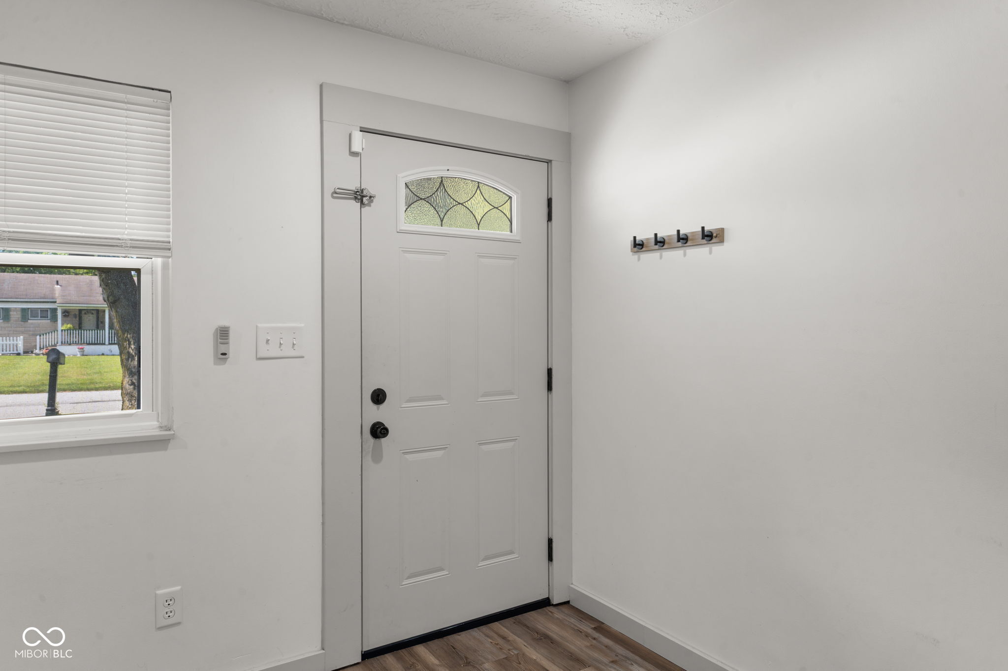 2437 Chappie Lane, Indianapolis, IN, 46229 photo 5 of 32