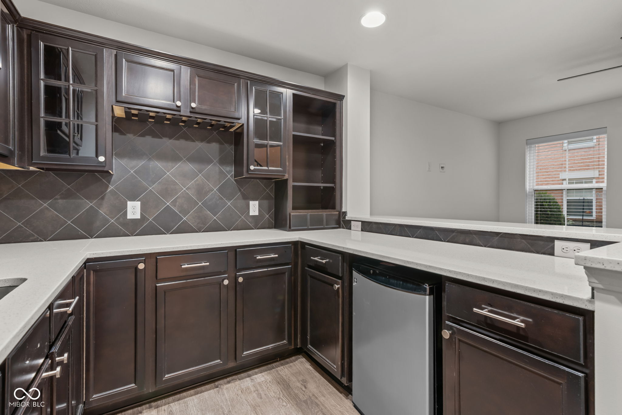 9556 Oakley Drive, Indianapolis, IN, 46260 photo 5 of 38