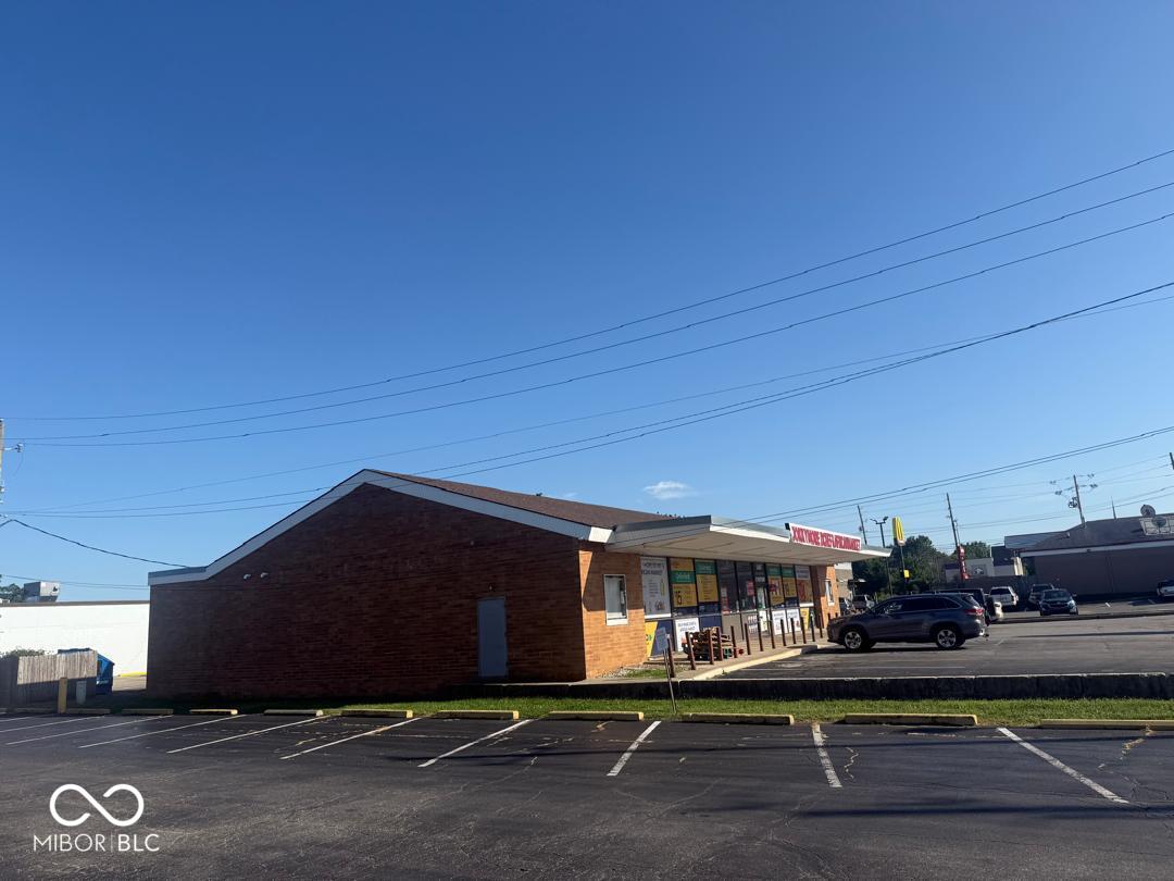 1043 N Girls School Road, Indianapolis, IN, 46214 photo 5 of 5