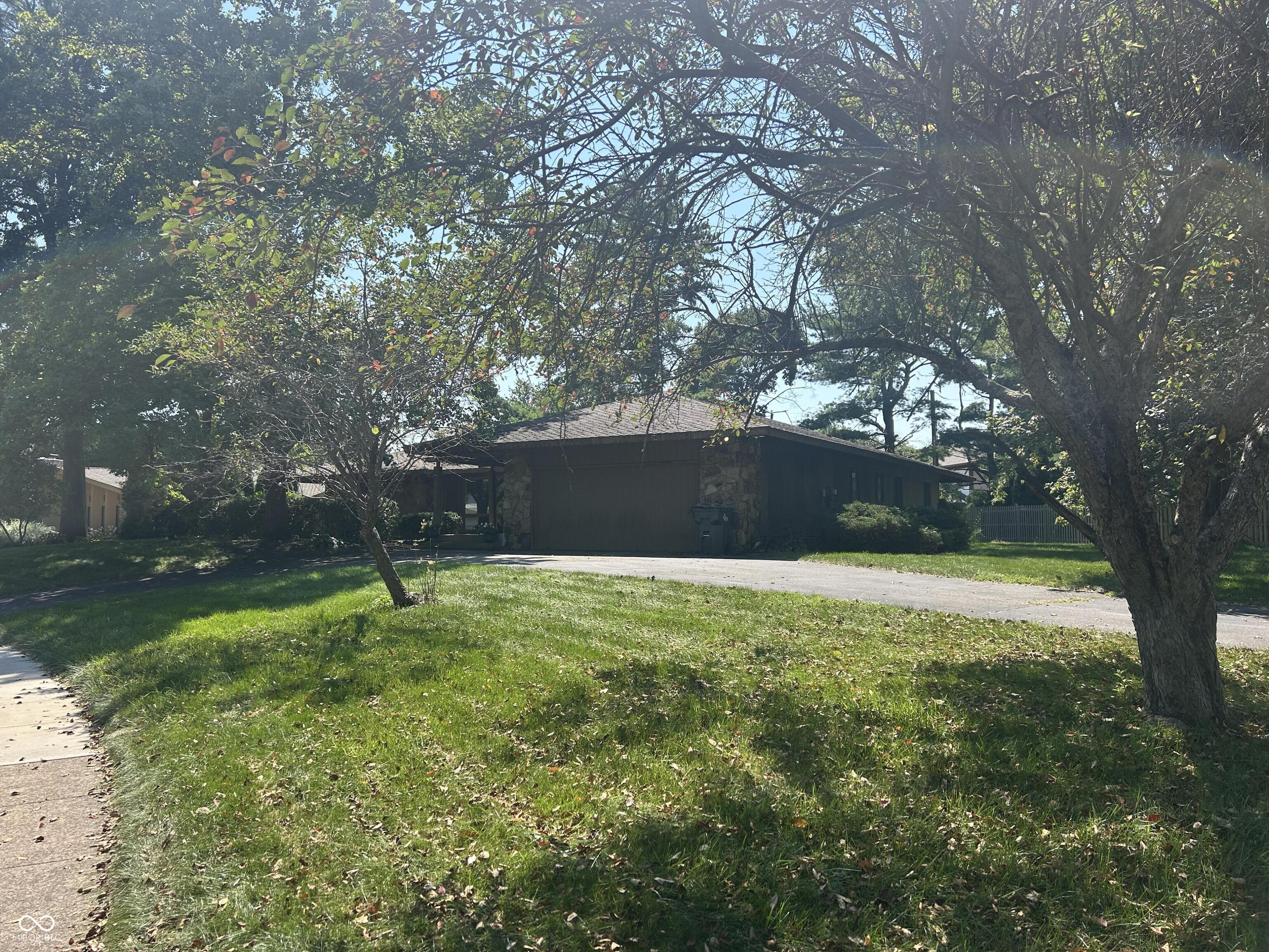 8888 Alderly Court, Indianapolis, IN, 46260 photo 5 of 19