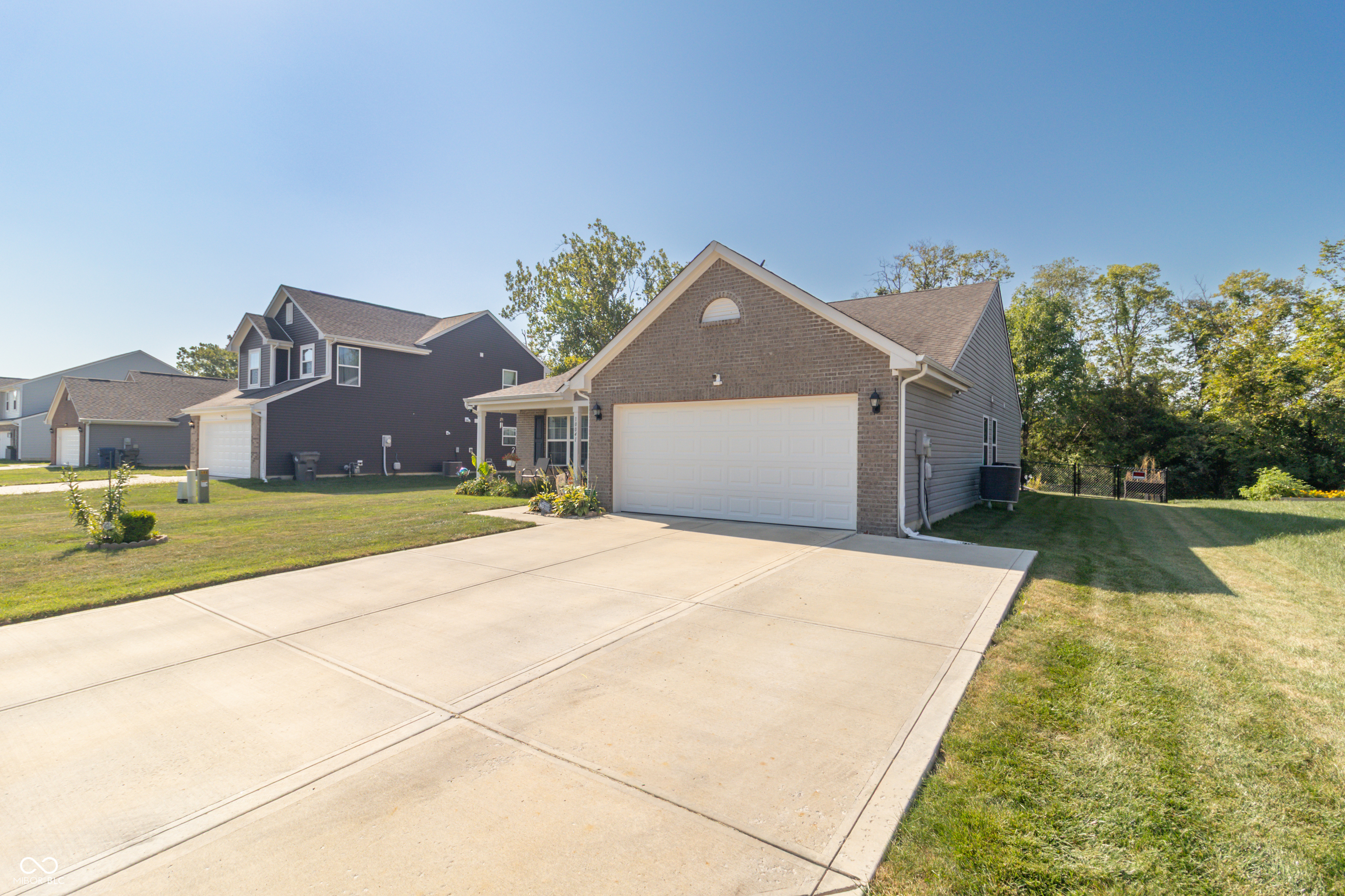 10041 James Run Drive, Indianapolis, IN, 46239 photo 5 of 40