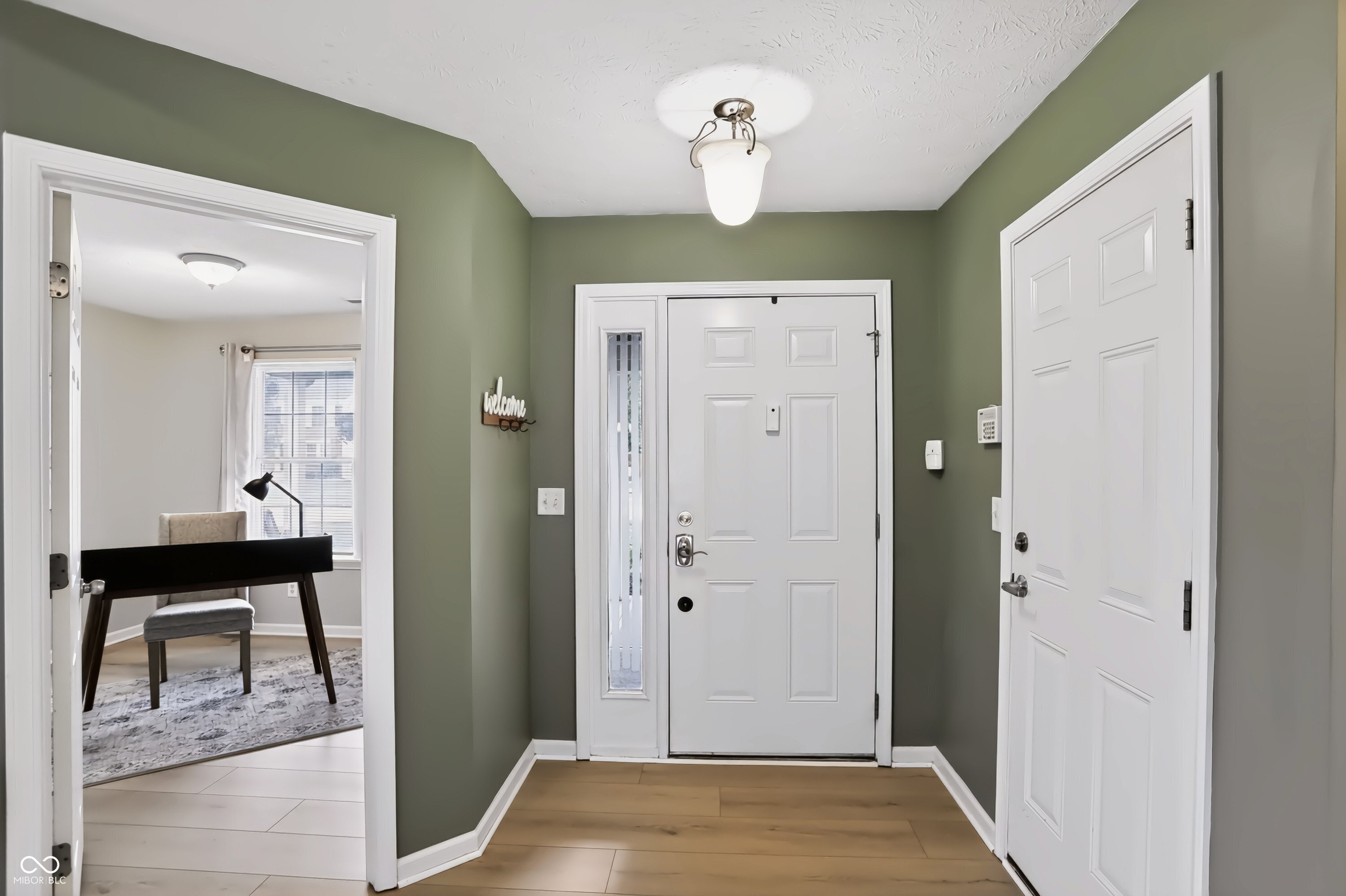 6171 N Woods Edge Drive, McCordsville, IN, 46055 photo 5 of 29