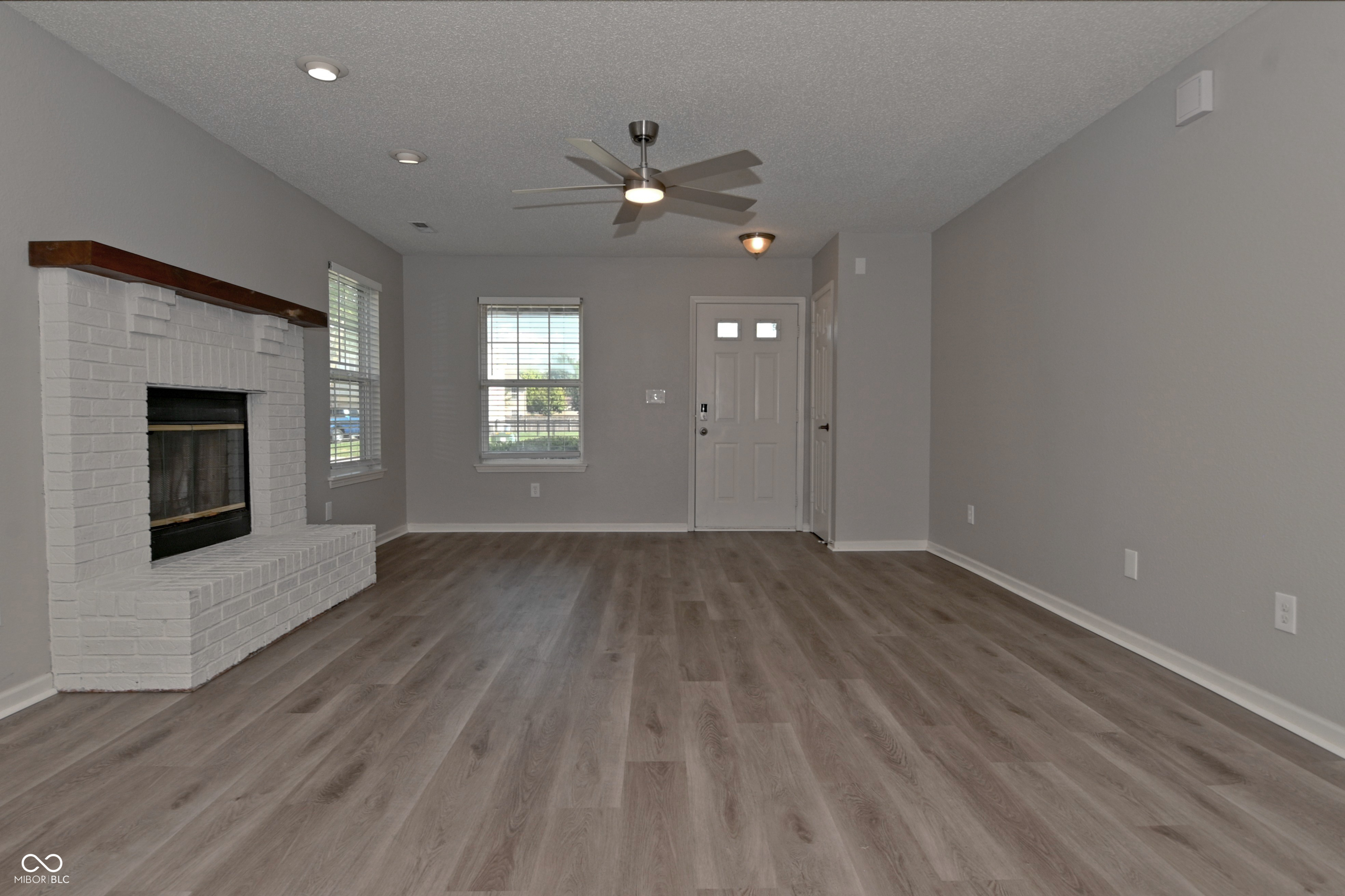 8446 Silverado Drive, Indianapolis, IN, 46237 photo 5 of 32