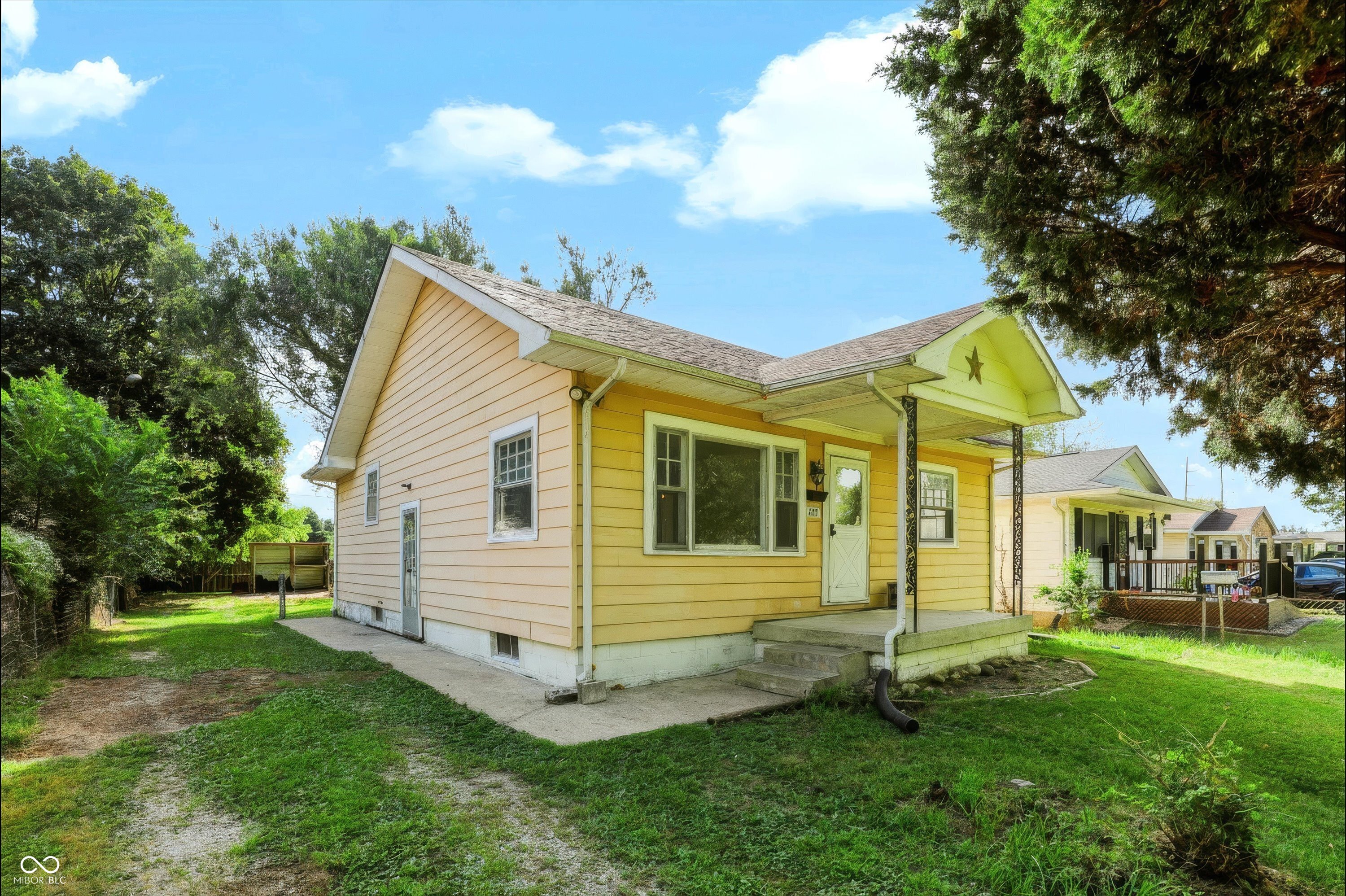 201 Hugo Street, Indianapolis, IN, 46229 photo 5 of 53