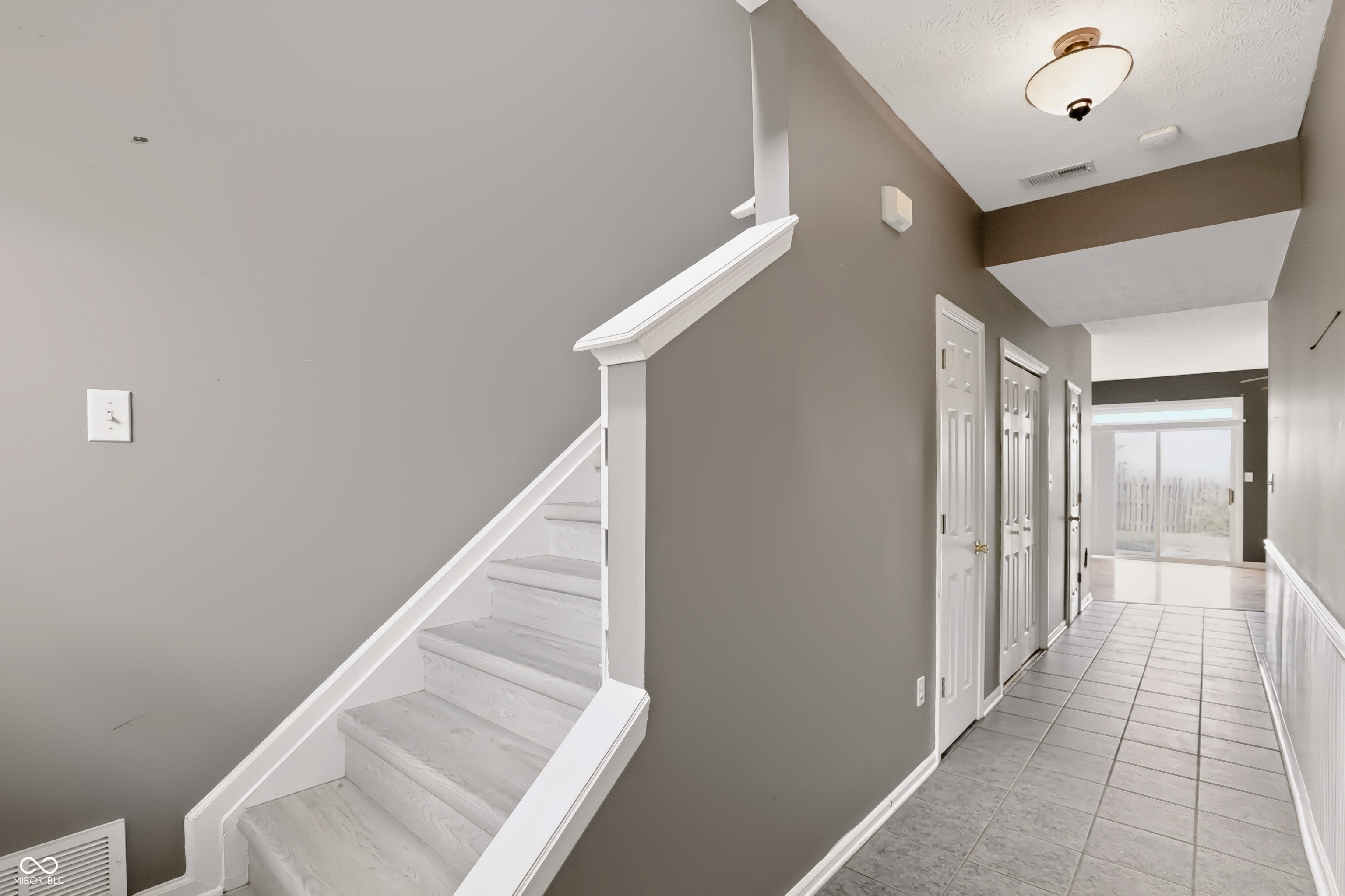 7045 Gavin Drive, Indianapolis, IN, 46217 photo 5 of 37