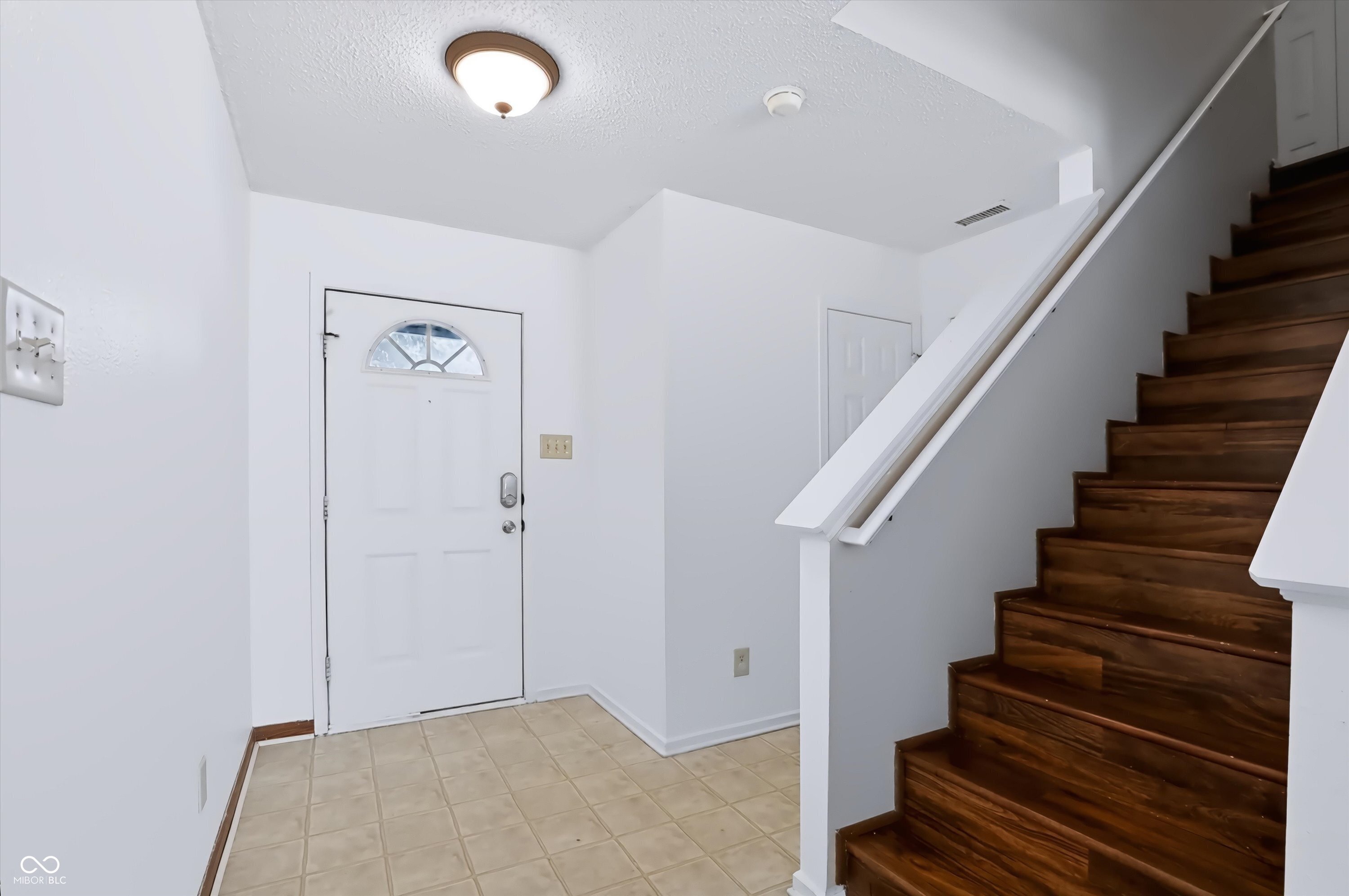 6243 Monteo Lane, Indianapolis, IN, 46217 photo 5 of 43