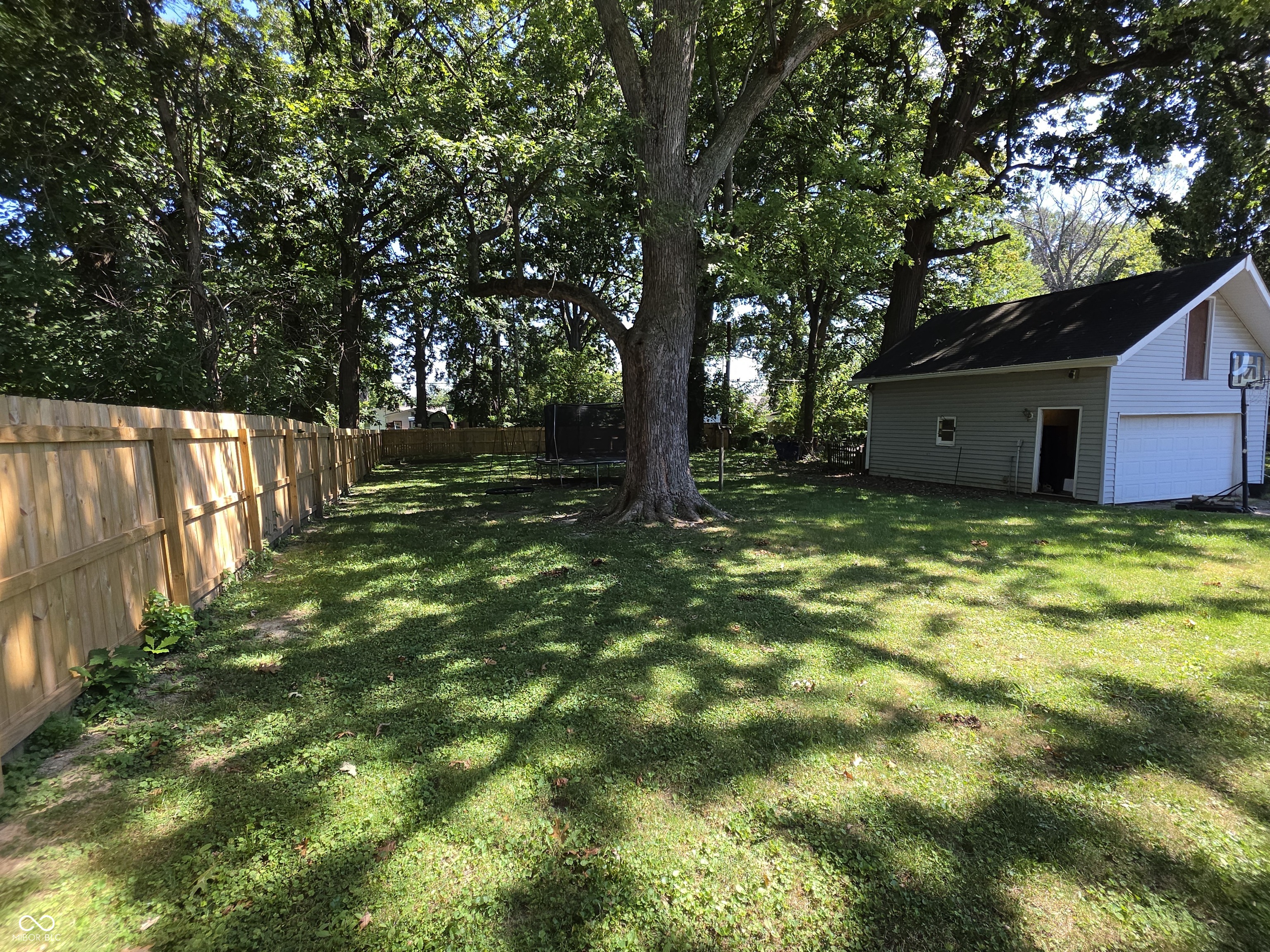 915 Belmar Avenue, Indianapolis, IN, 46219 photo 5 of 52