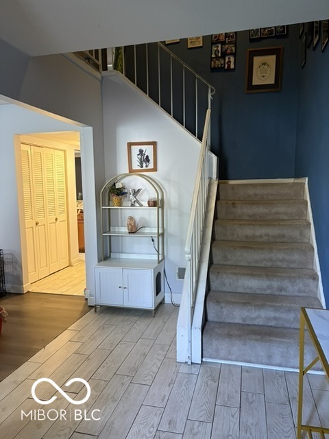 927 Ardsley Drive, Indianapolis, IN, 46234 photo 5 of 40