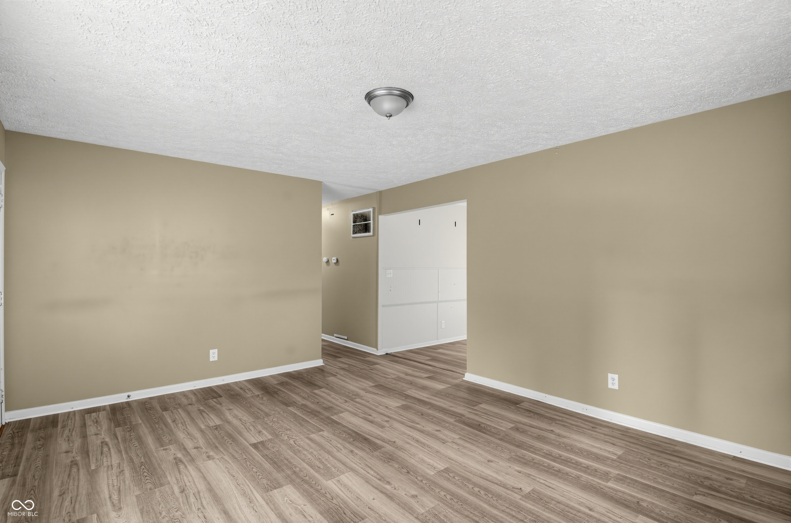 3618 N Hartman Drive, Indianapolis, IN, 46226 photo 5 of 31