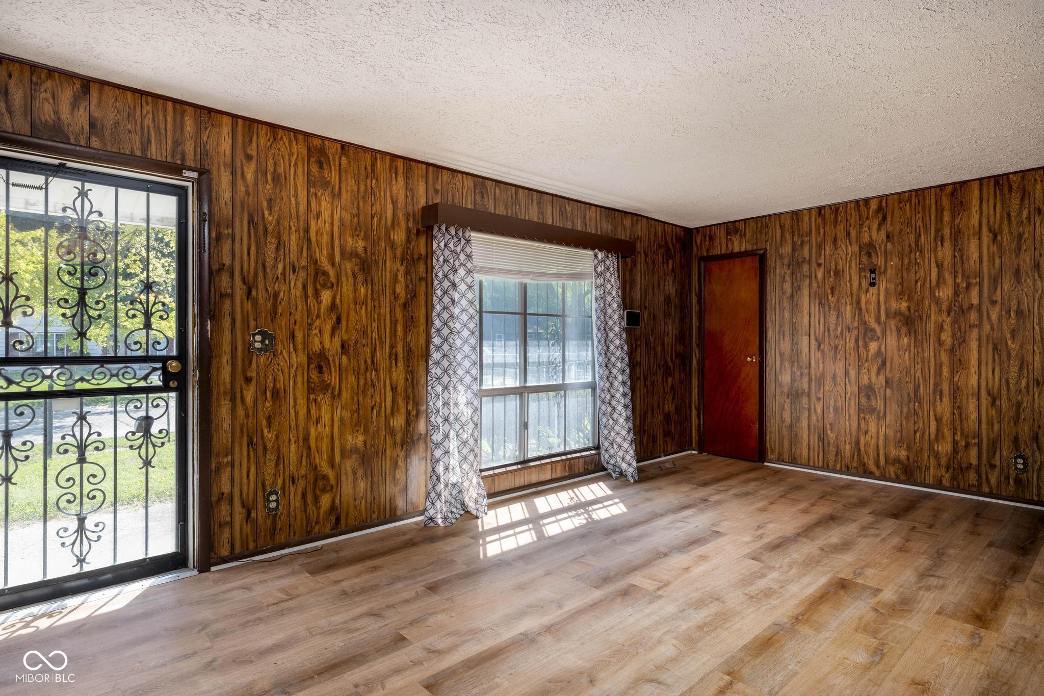 3956 Strathmore Drive, Indianapolis, IN, 46235 photo 5 of 24