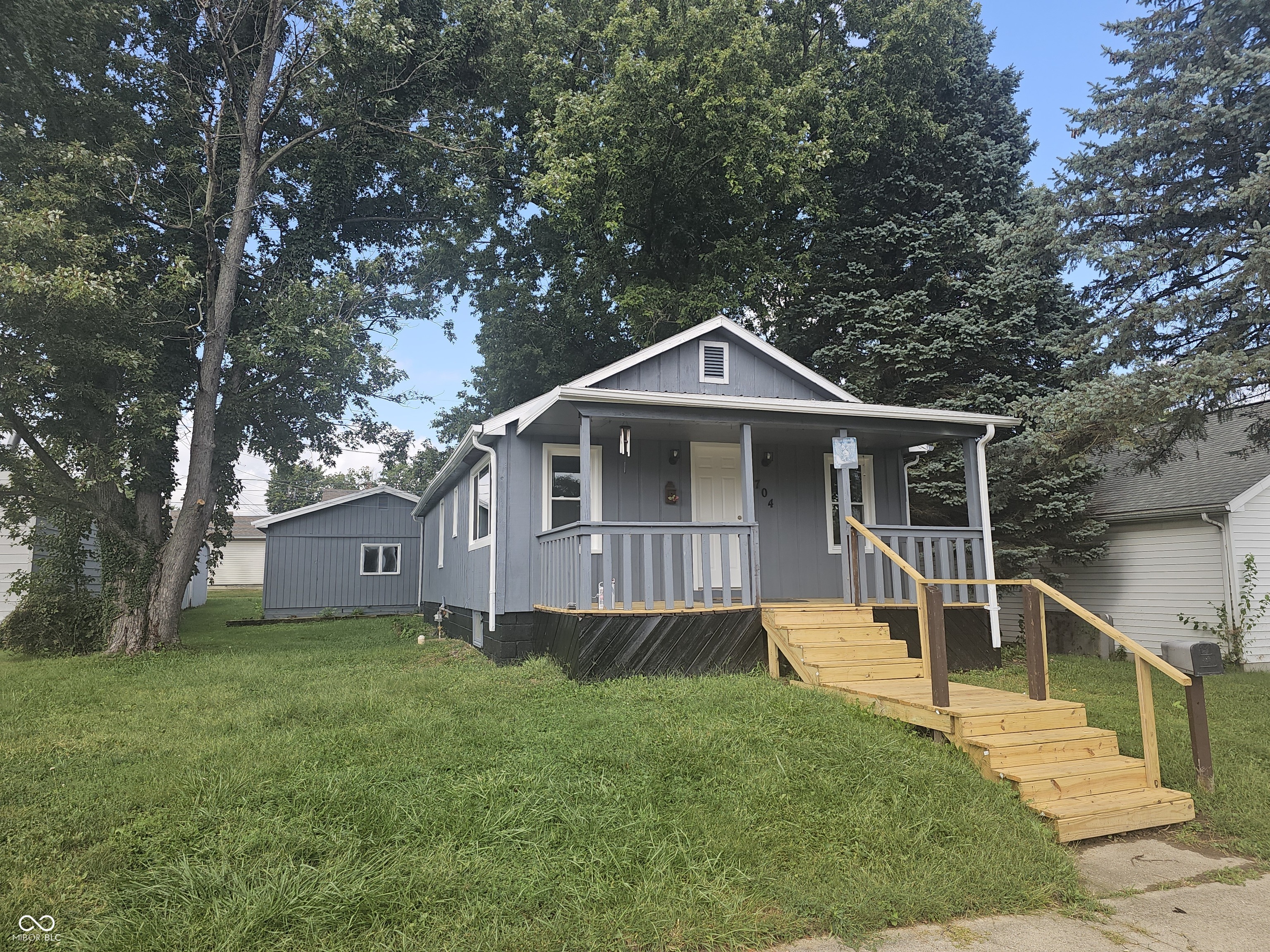 704 W Madison Street, Alexandria, IN, 46001 photo 5 of 28