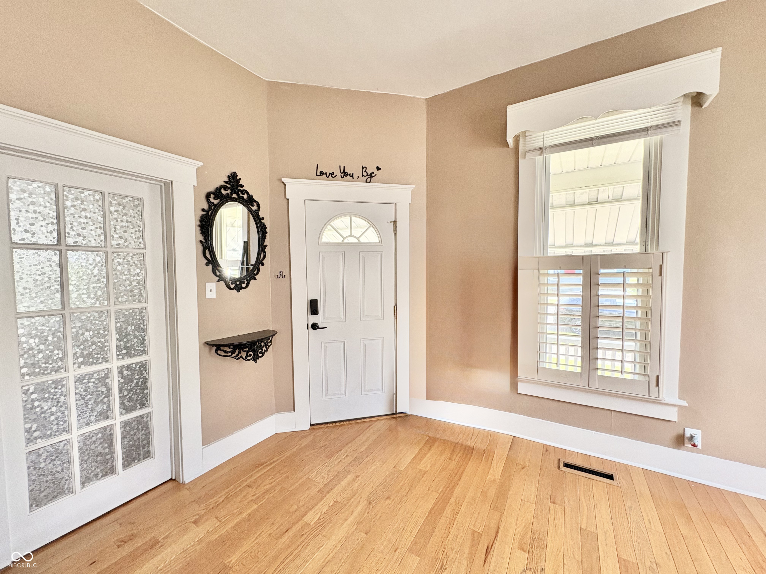 422 W Mechanic Street, Shelbyville, IN, 46176 photo 5 of 32