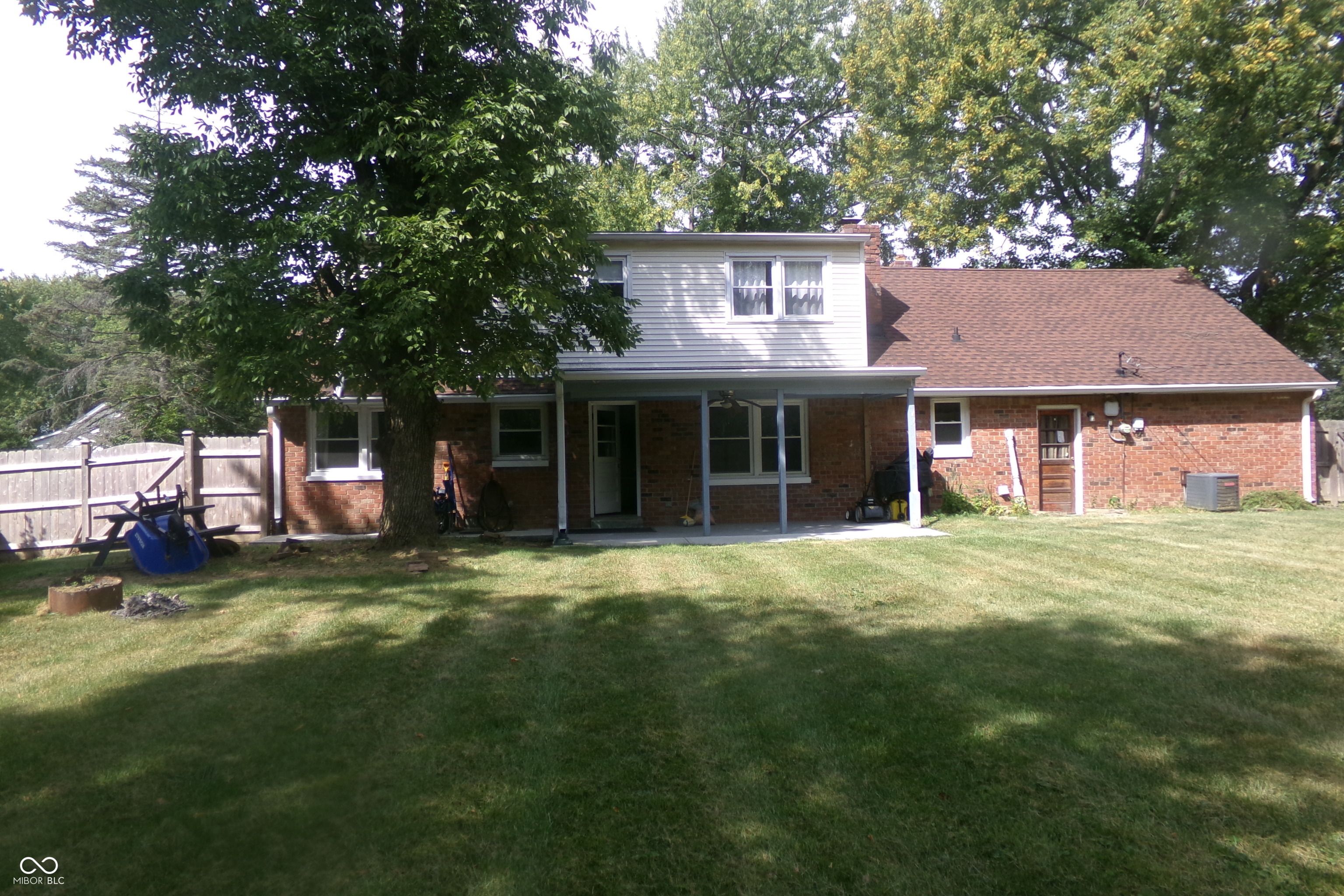 2945 S Kenmore Road, Indianapolis, IN, 46203 photo 5 of 42