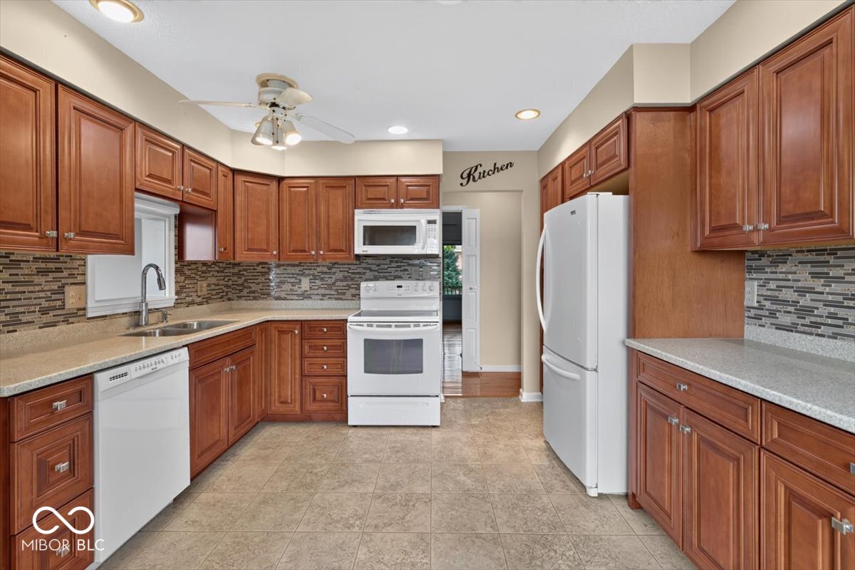 528 E Hunters Drive #D, Carmel, IN, 46032 photo 5 of 33