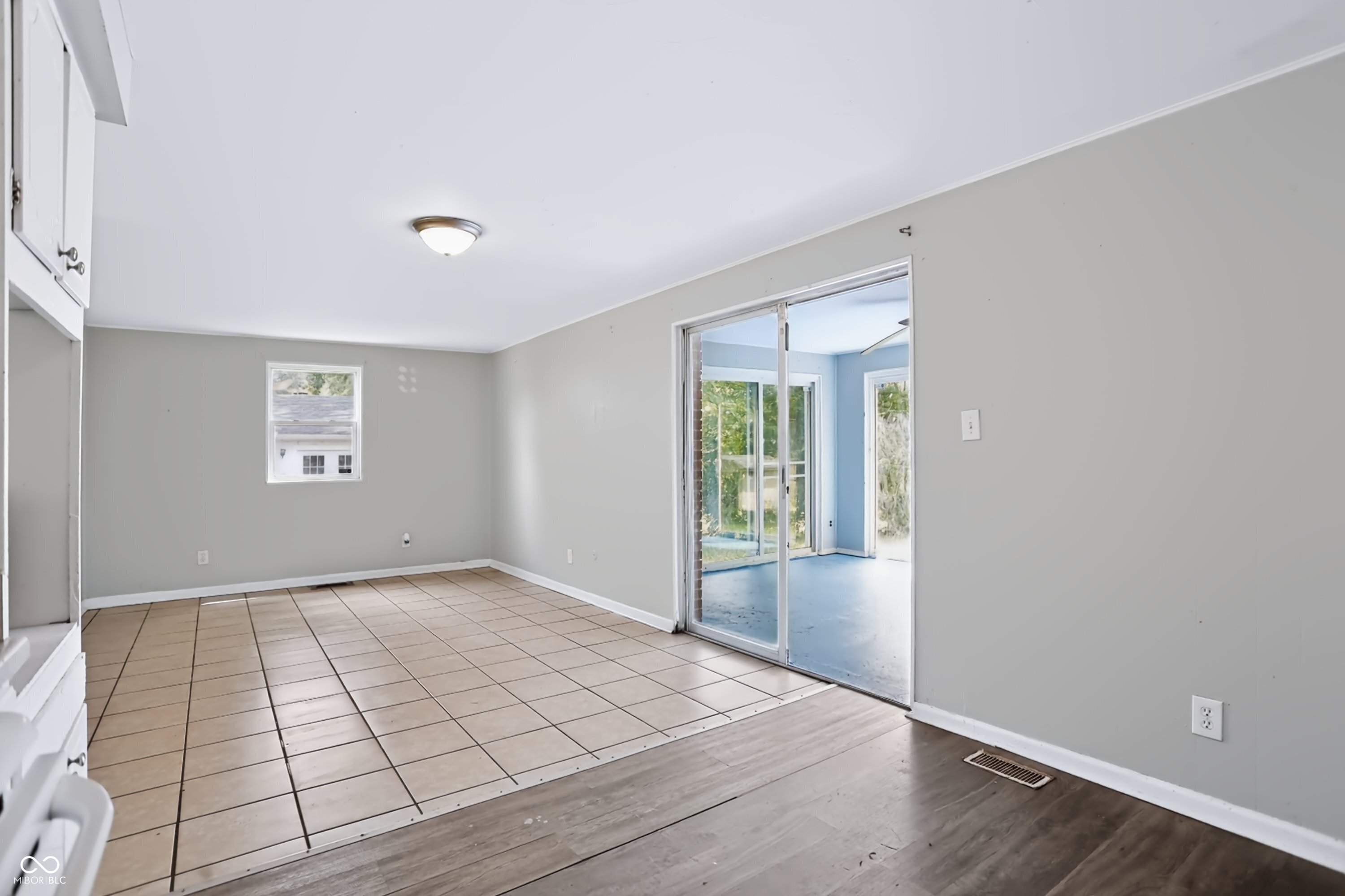 10245 Chris Drive, Indianapolis, IN, 46229 photo 5 of 21