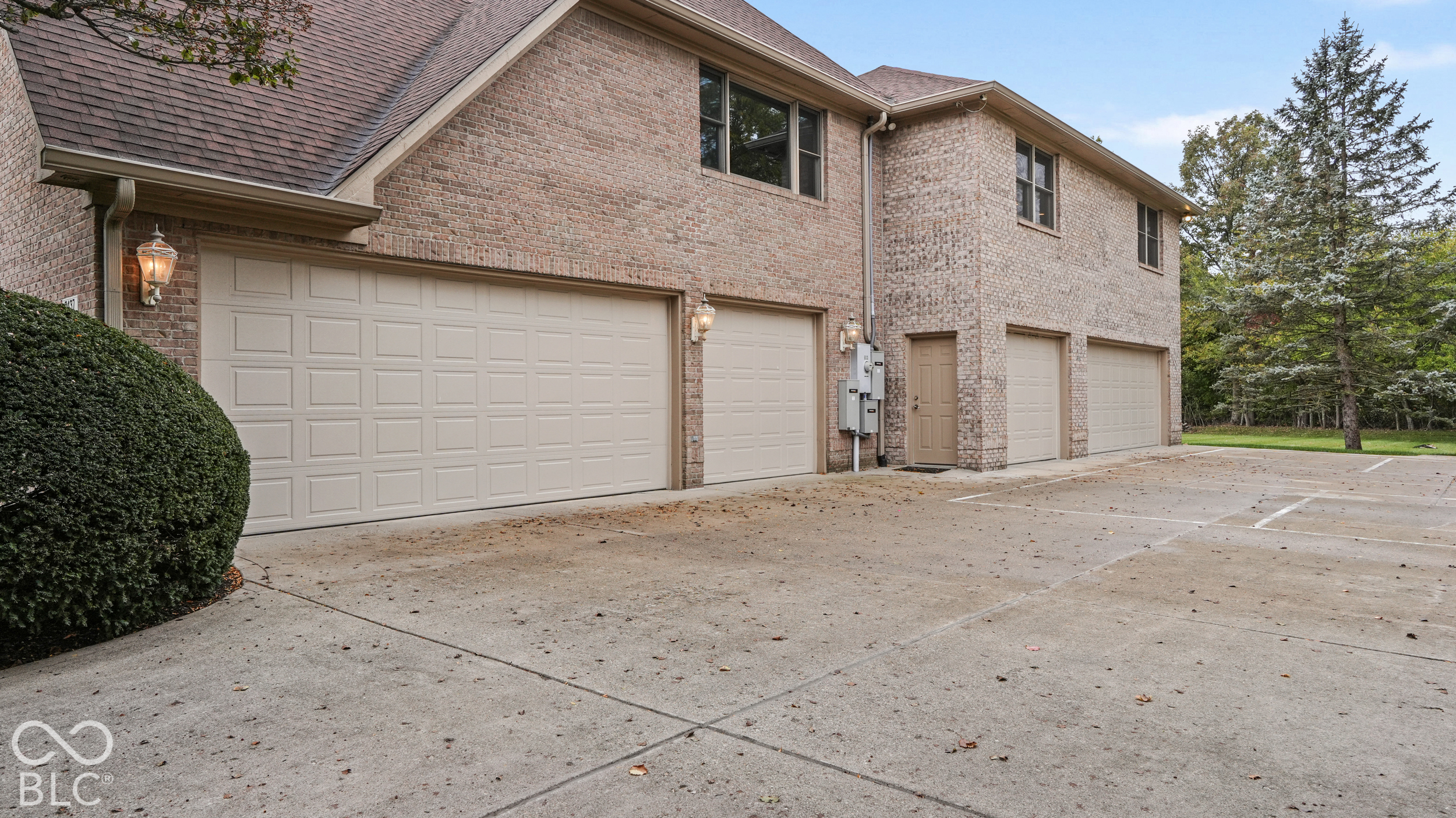 7437 W Banton Circle, New Palestine, IN, 46163 photo 5 of 85