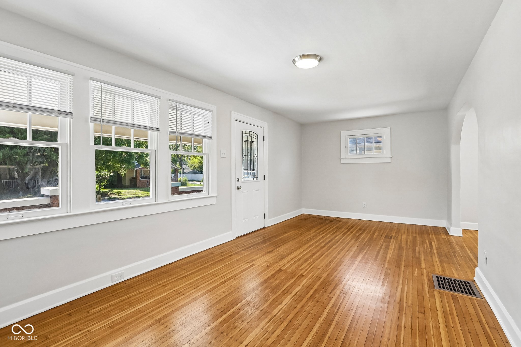 228 S Arlington Avenue, Indianapolis, IN, 46219 photo 5 of 28