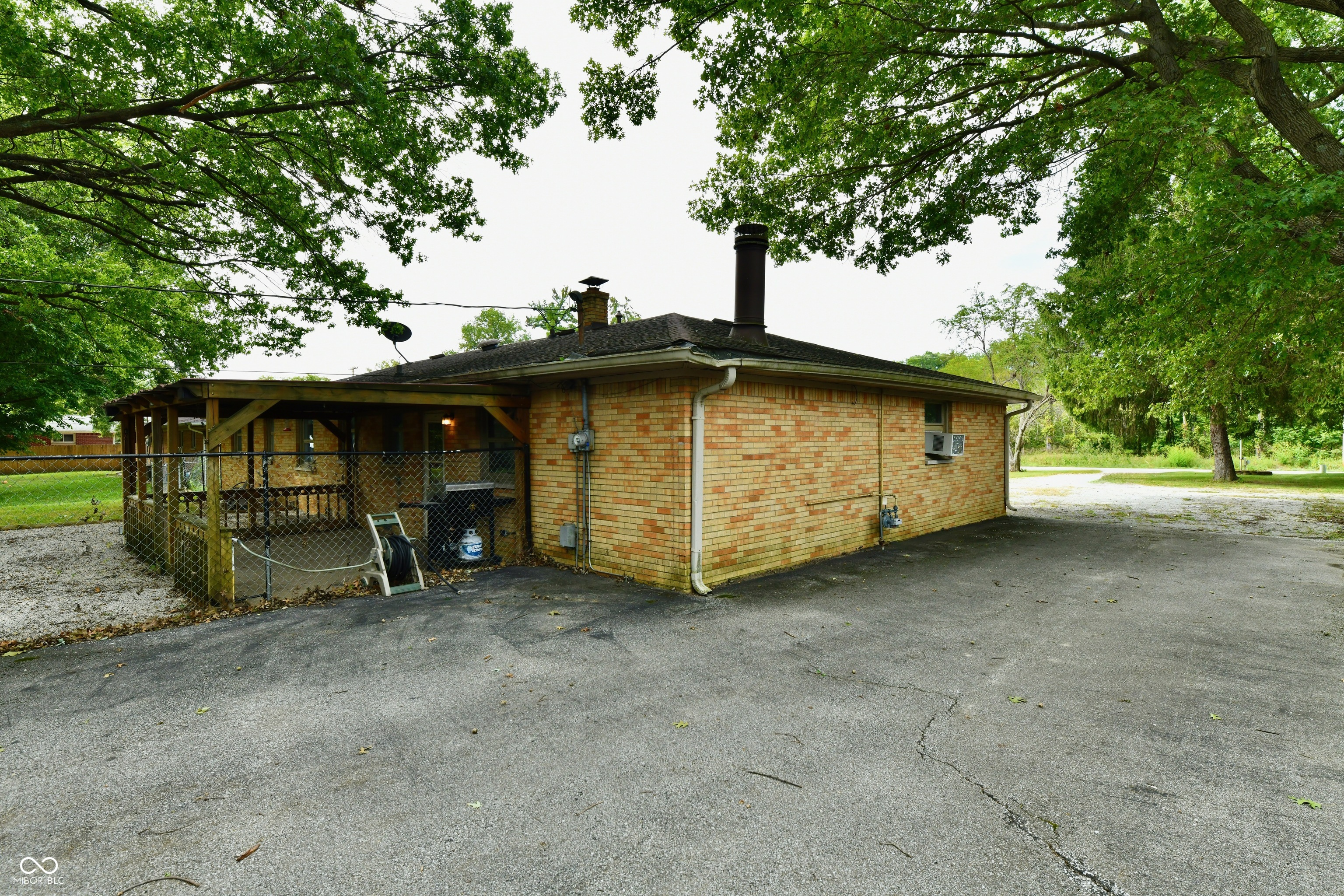 2051 N Avon, Avon, IN, 46123 photo 5 of 25