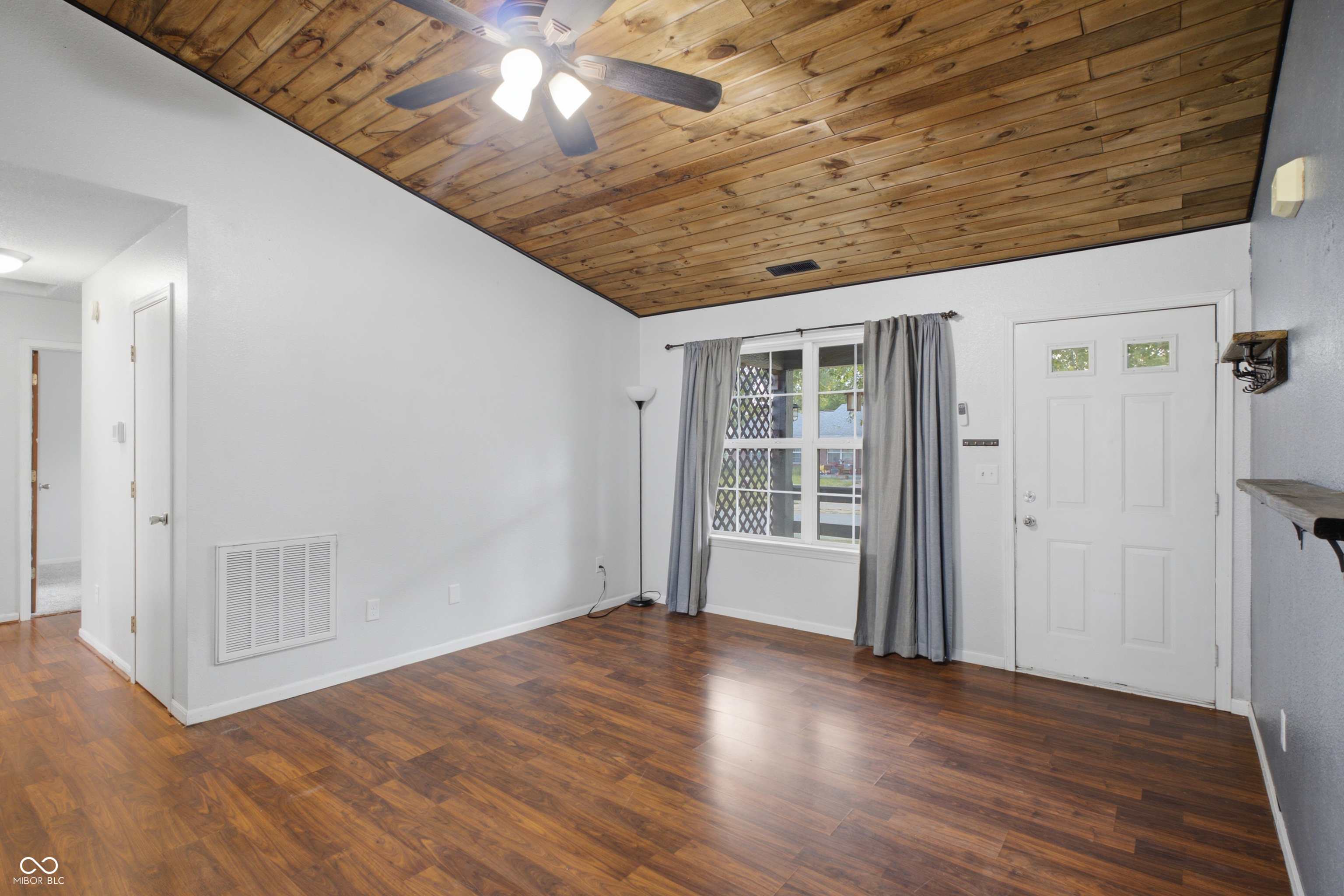 4865 Hunters Run, Columbus, IN, 47201 photo 5 of 28