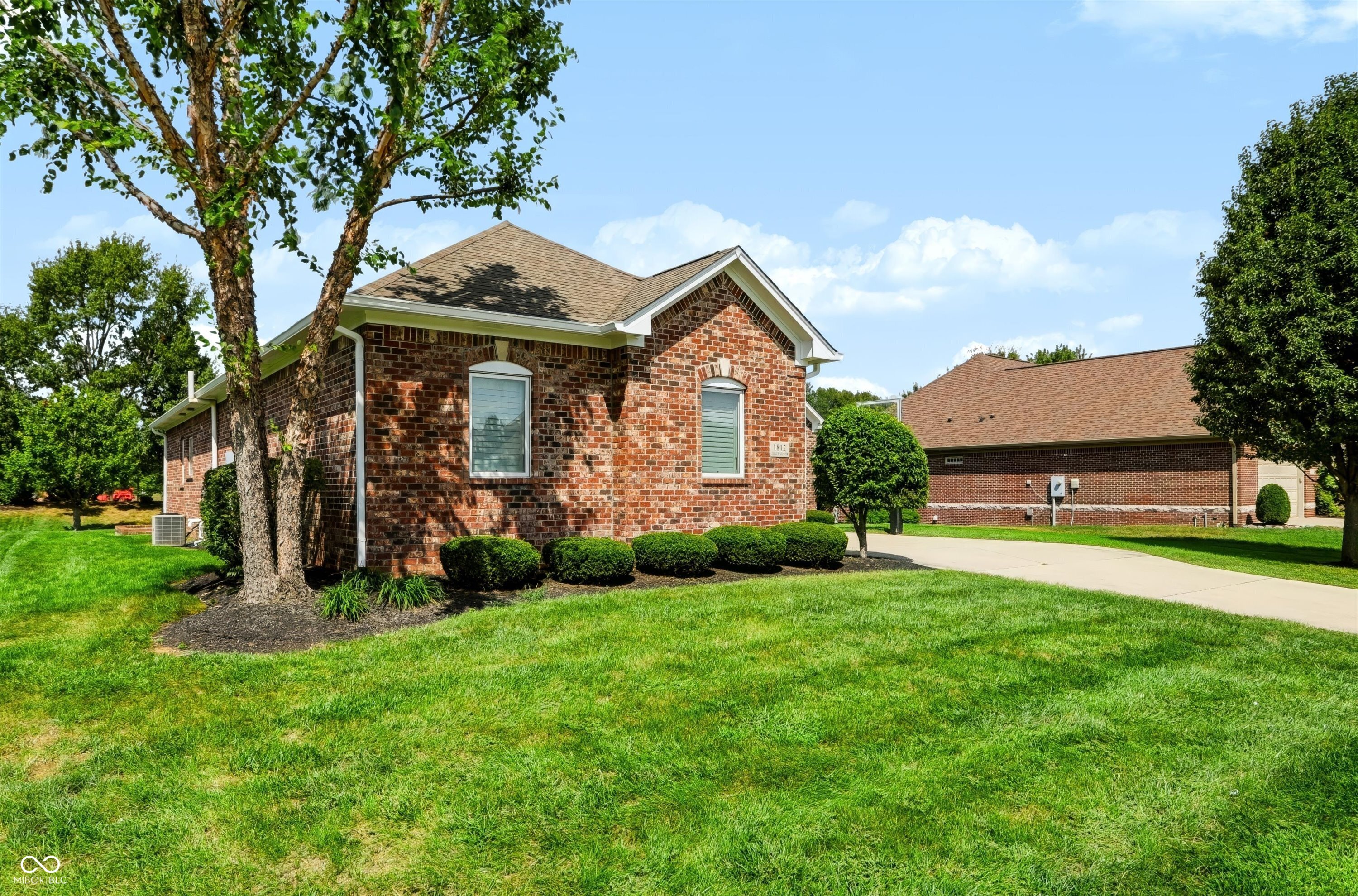 1812 Golden Field Drive, Greenwood, IN, 46143 photo 5 of 72