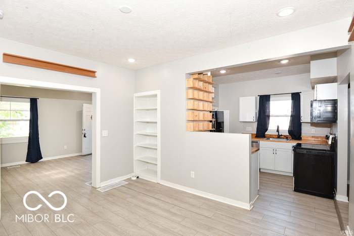 4110 E 10th Street, Indianapolis, IN, 46201 photo 5 of 15