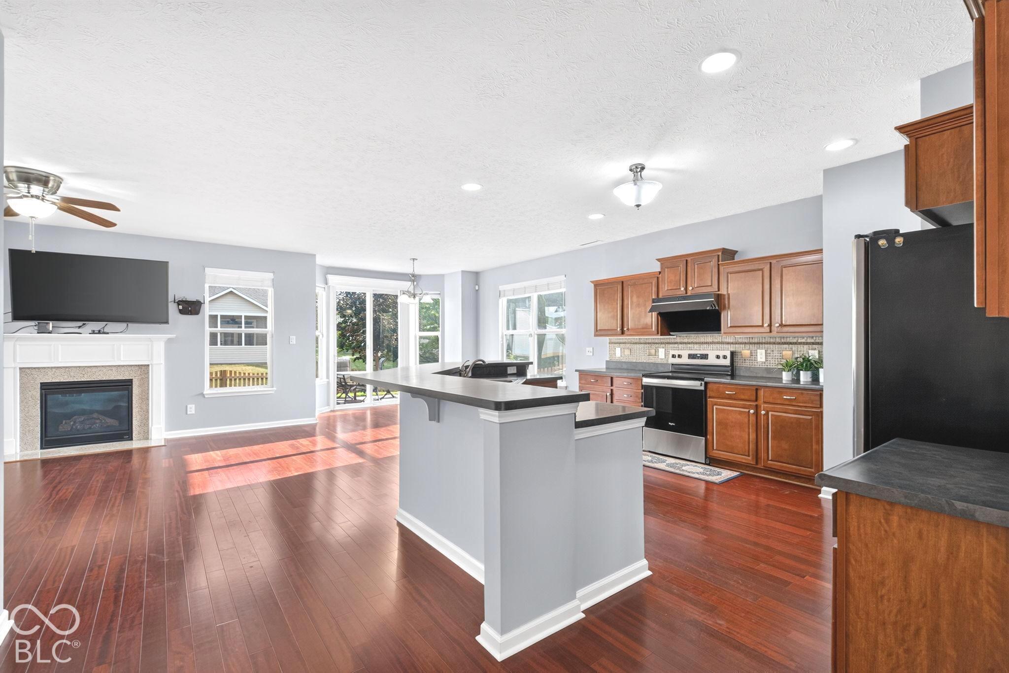 11220 Beardsley Way, Fishers, IN, 46038 photo 5 of 24