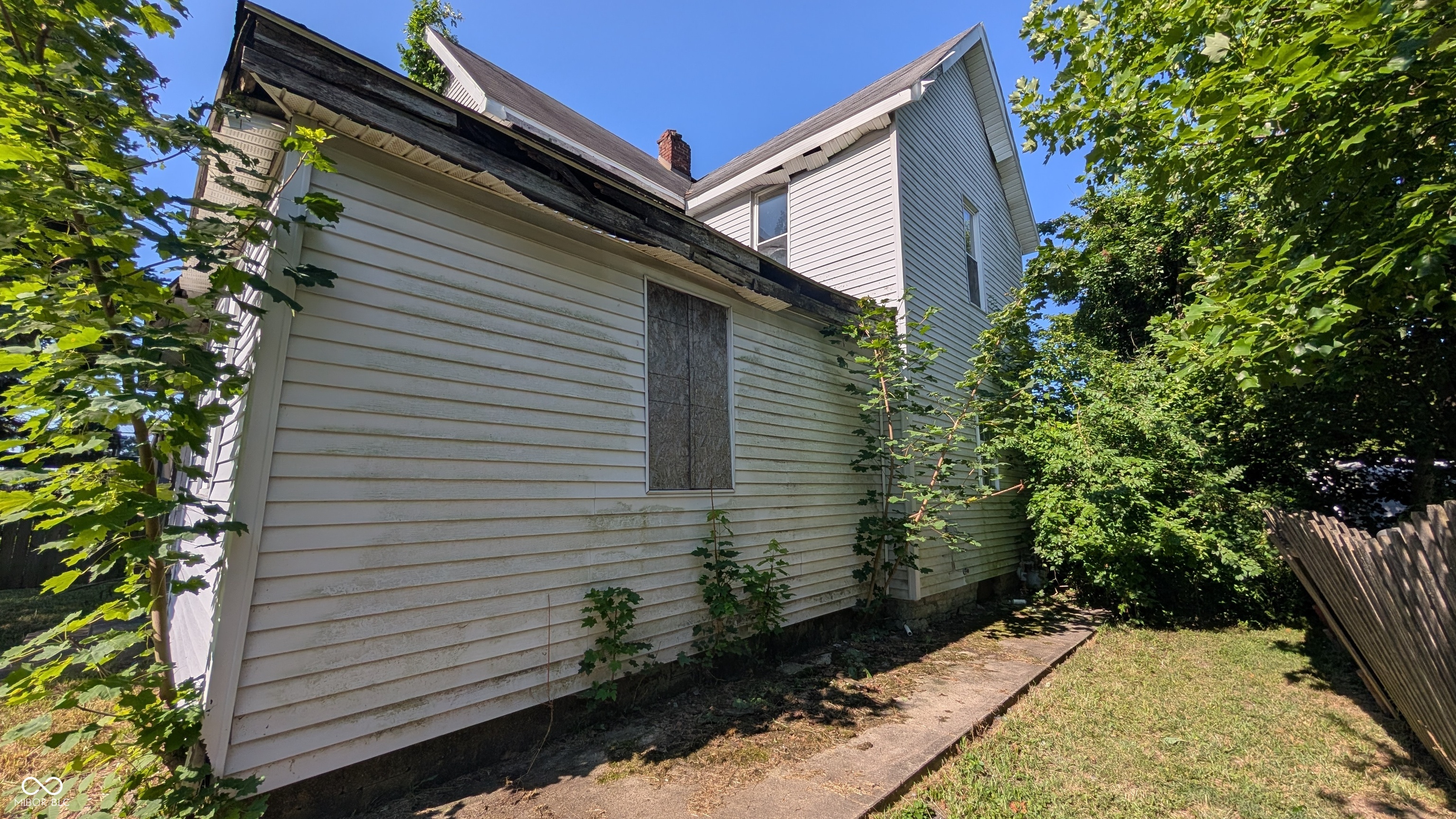 2017 Columbus Avenue, Anderson, IN, 46016 photo 5 of 10