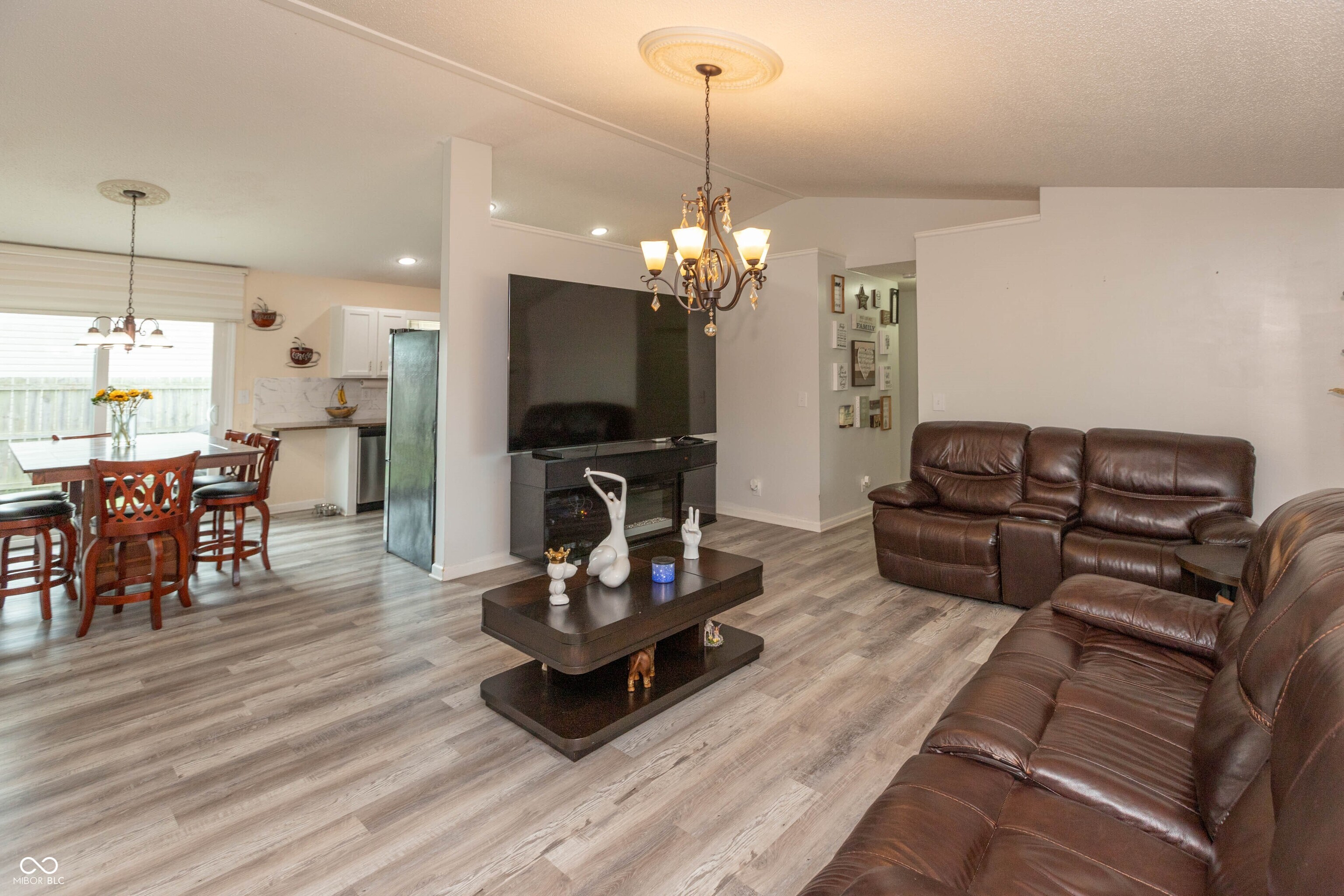 1018 Dunbar Drive, Seymour, IN, 47274 photo 5 of 25