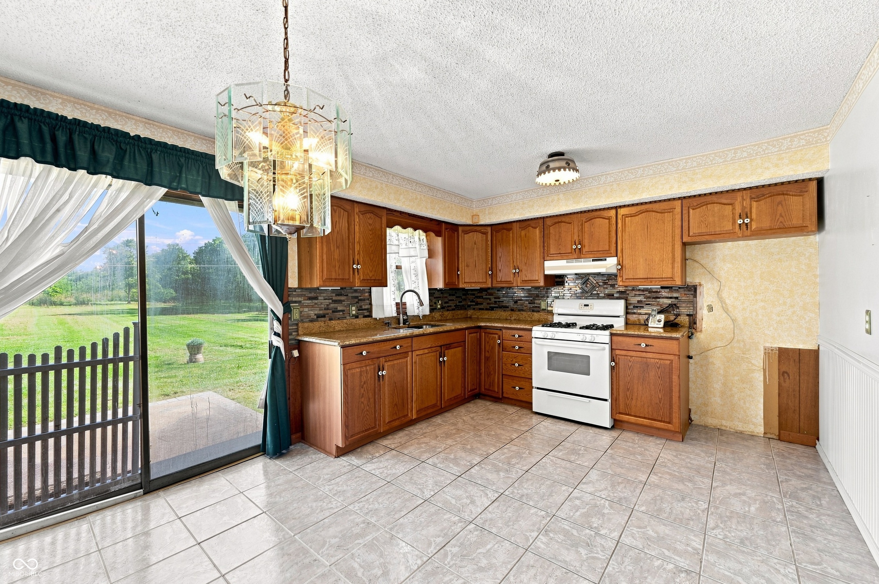 6730 N Michigan Road, Fairland, IN, 46126 photo 5 of 23