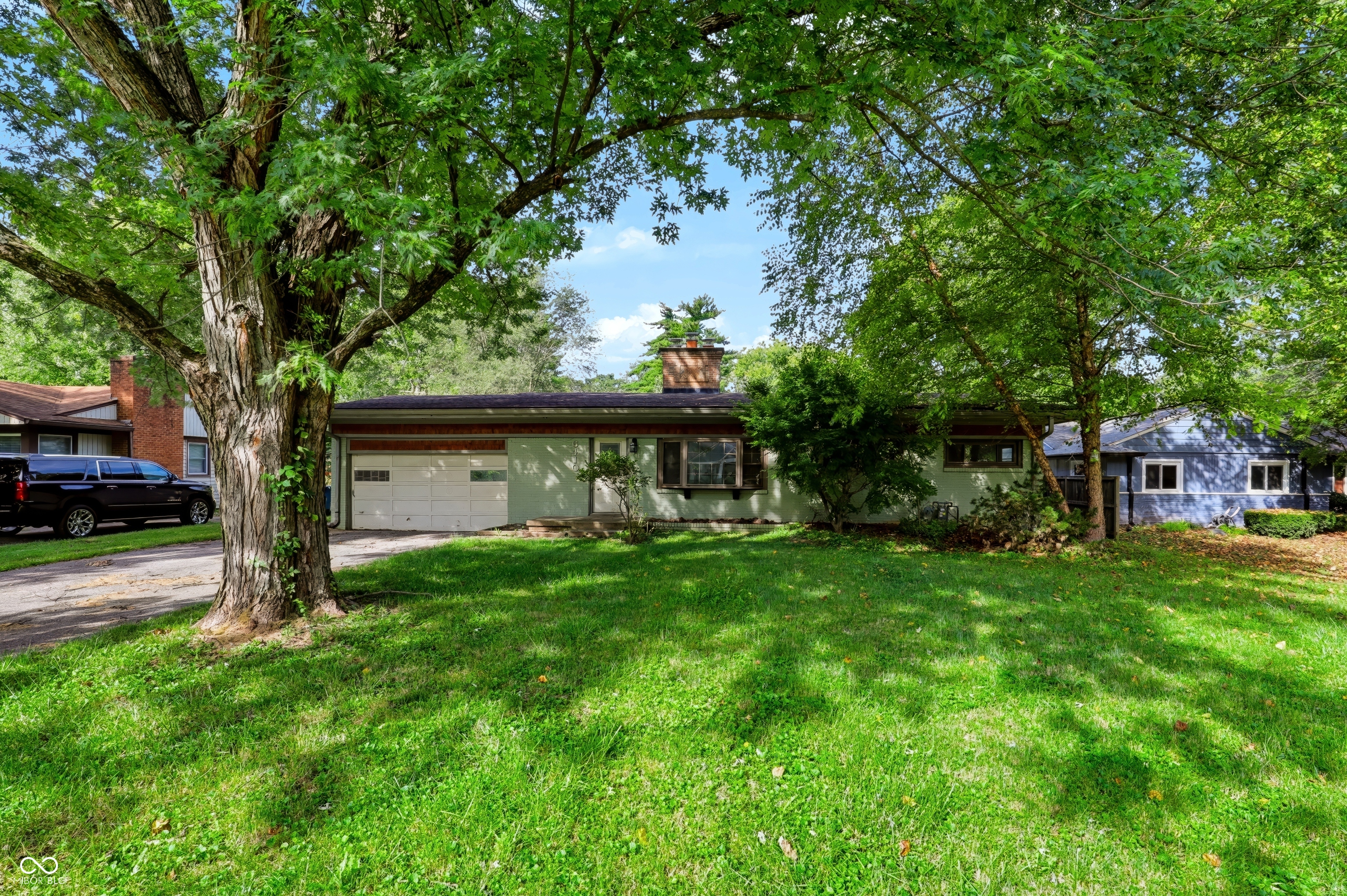 6410 N Oxford Street, Indianapolis, IN, 46220 photo 5 of 47