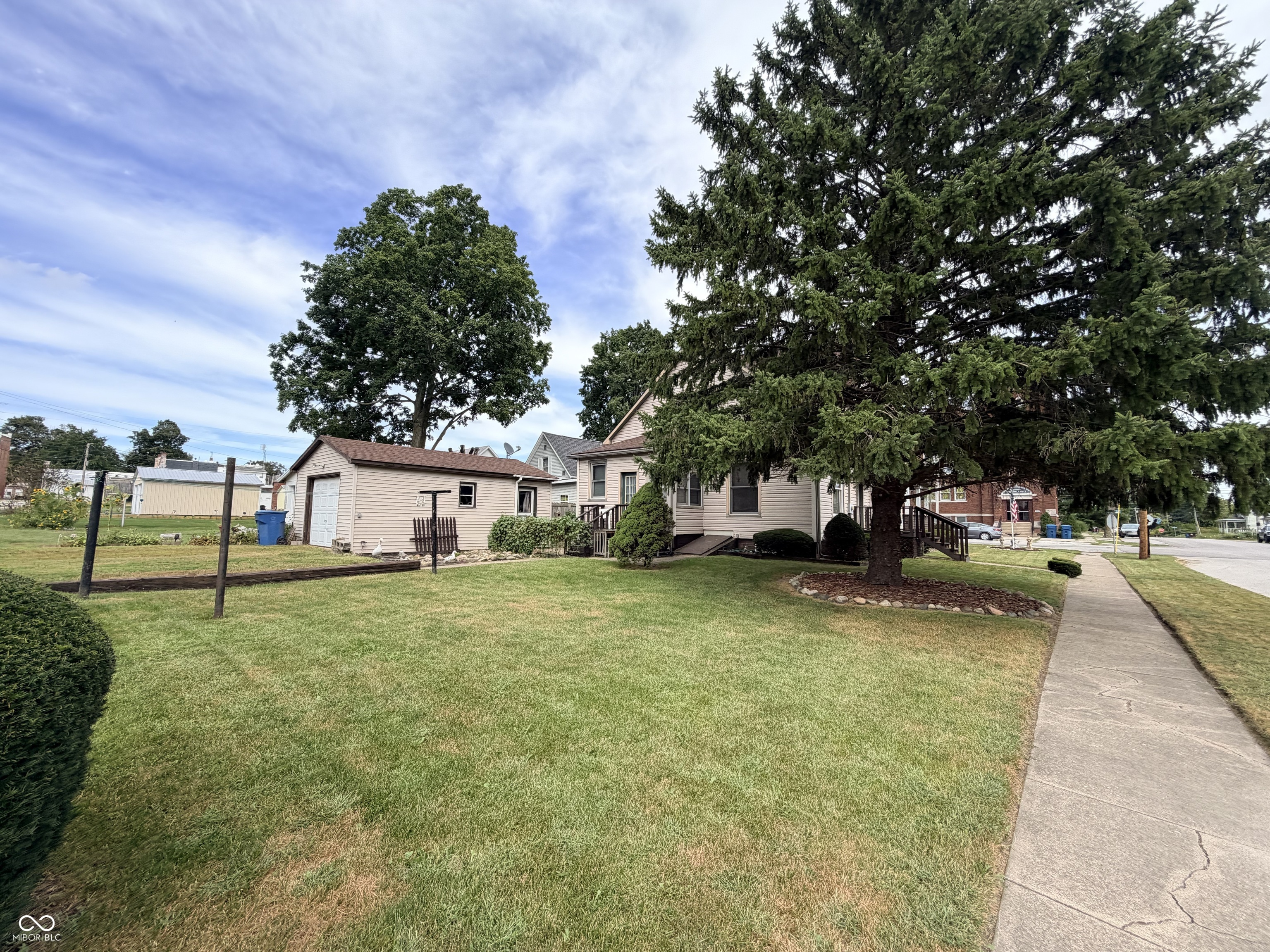 214 S Howard Street, Oxford, IN, 47971 photo 5 of 37