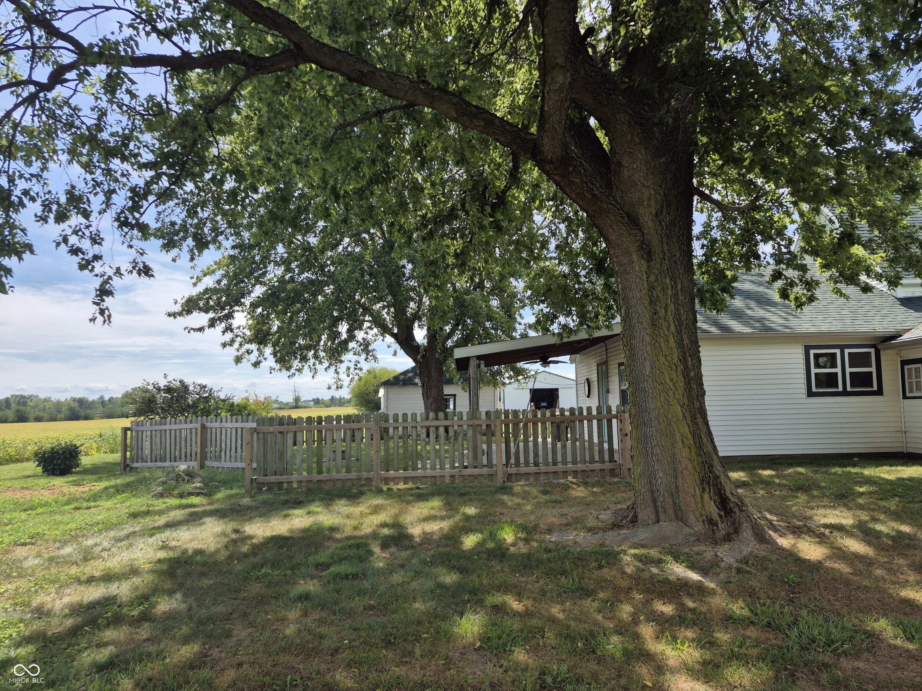 6957 N 300 E, Whiteland, IN, 46184 photo 5 of 45